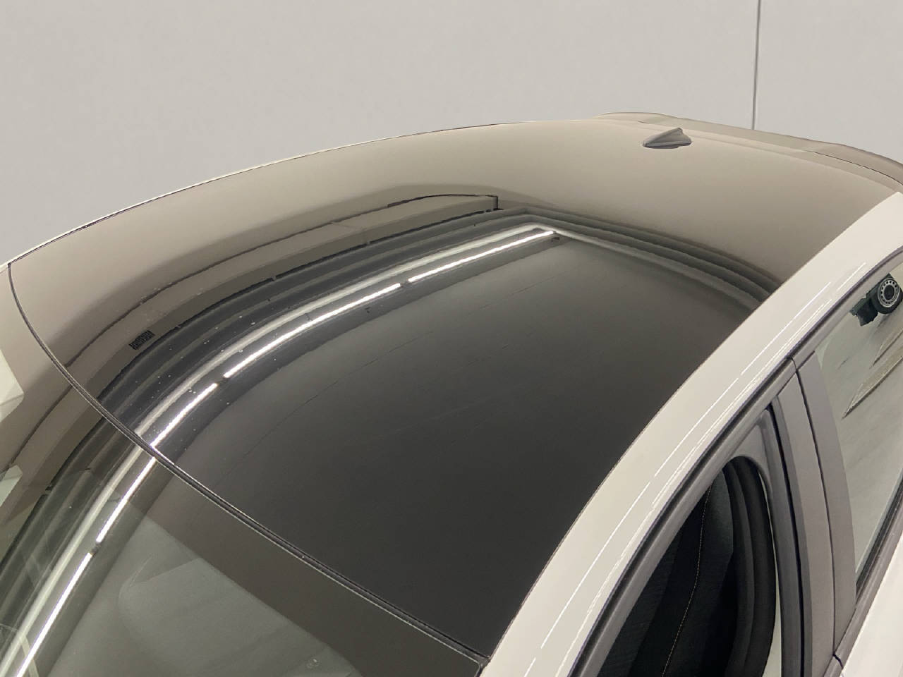 PEUGEOT 208 1.2 Hybrid Style-image-12