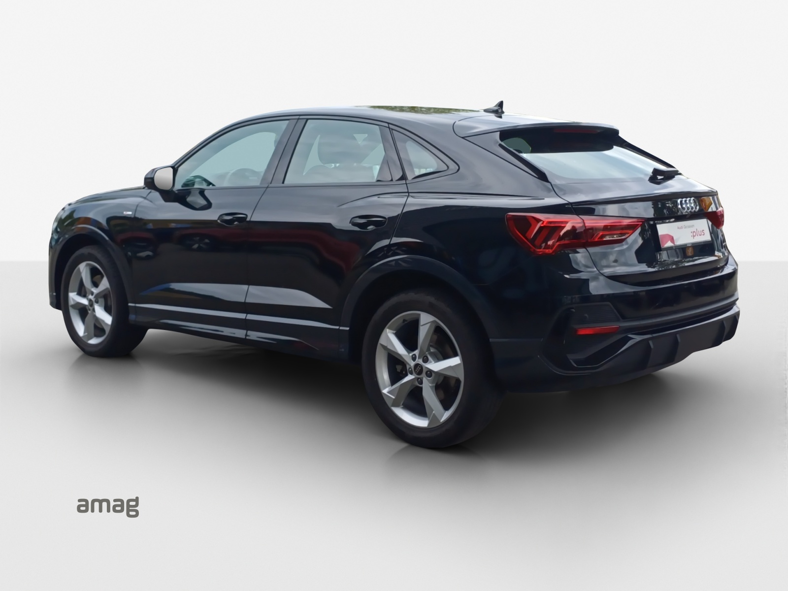 AUDI Q3 Sportback 40 TDI S line quattro S-tronic-image-2