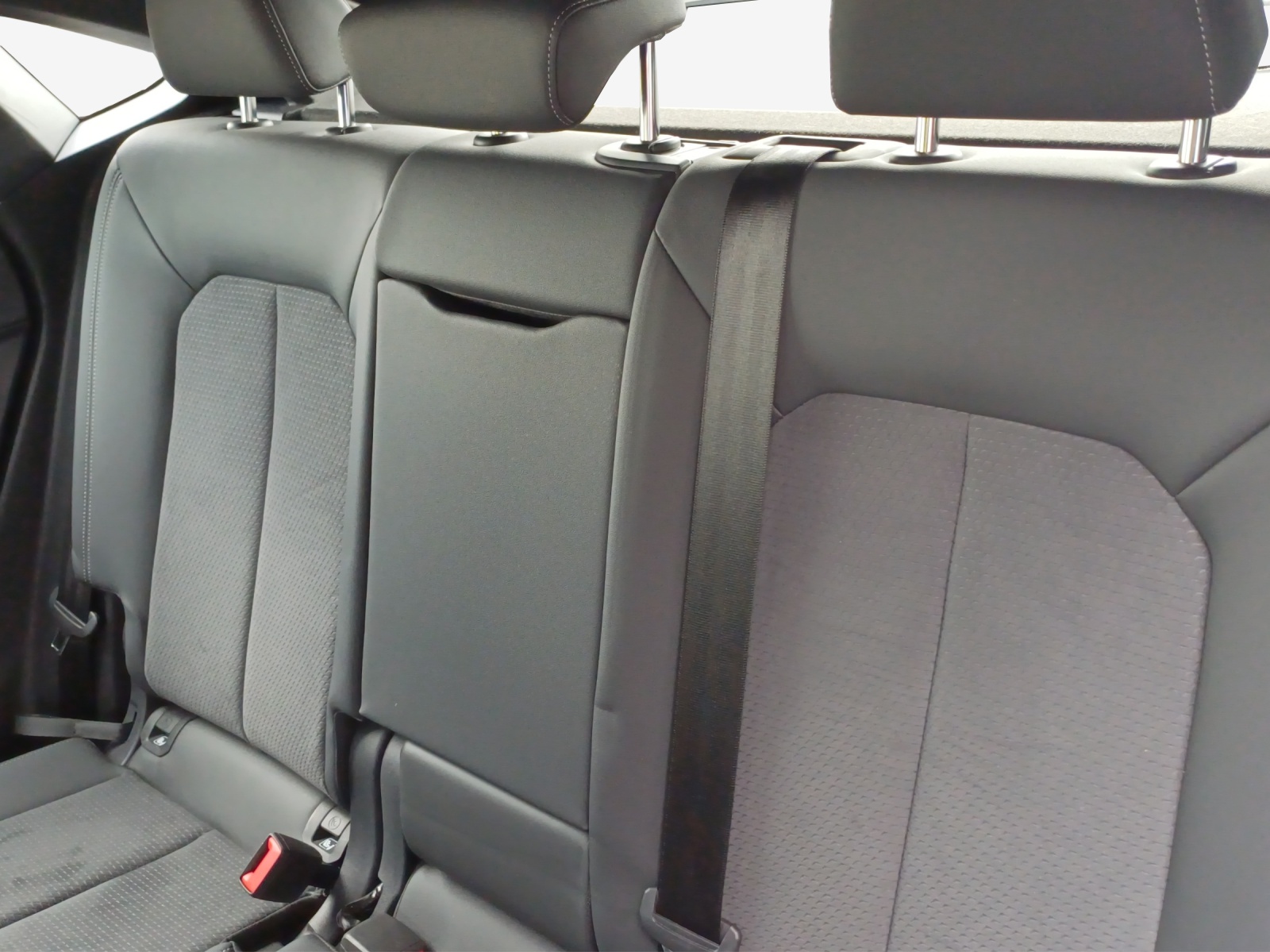 AUDI Q3 Sportback 40 TDI S line quattro S-tronic-image-11