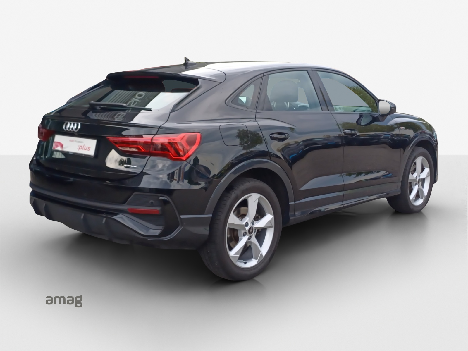 AUDI Q3 Sportback 40 TDI S line quattro S-tronic-image-4