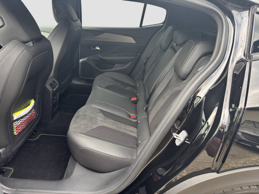 PEUGEOT 408 1.6 PHEV 180 GT-image-10
