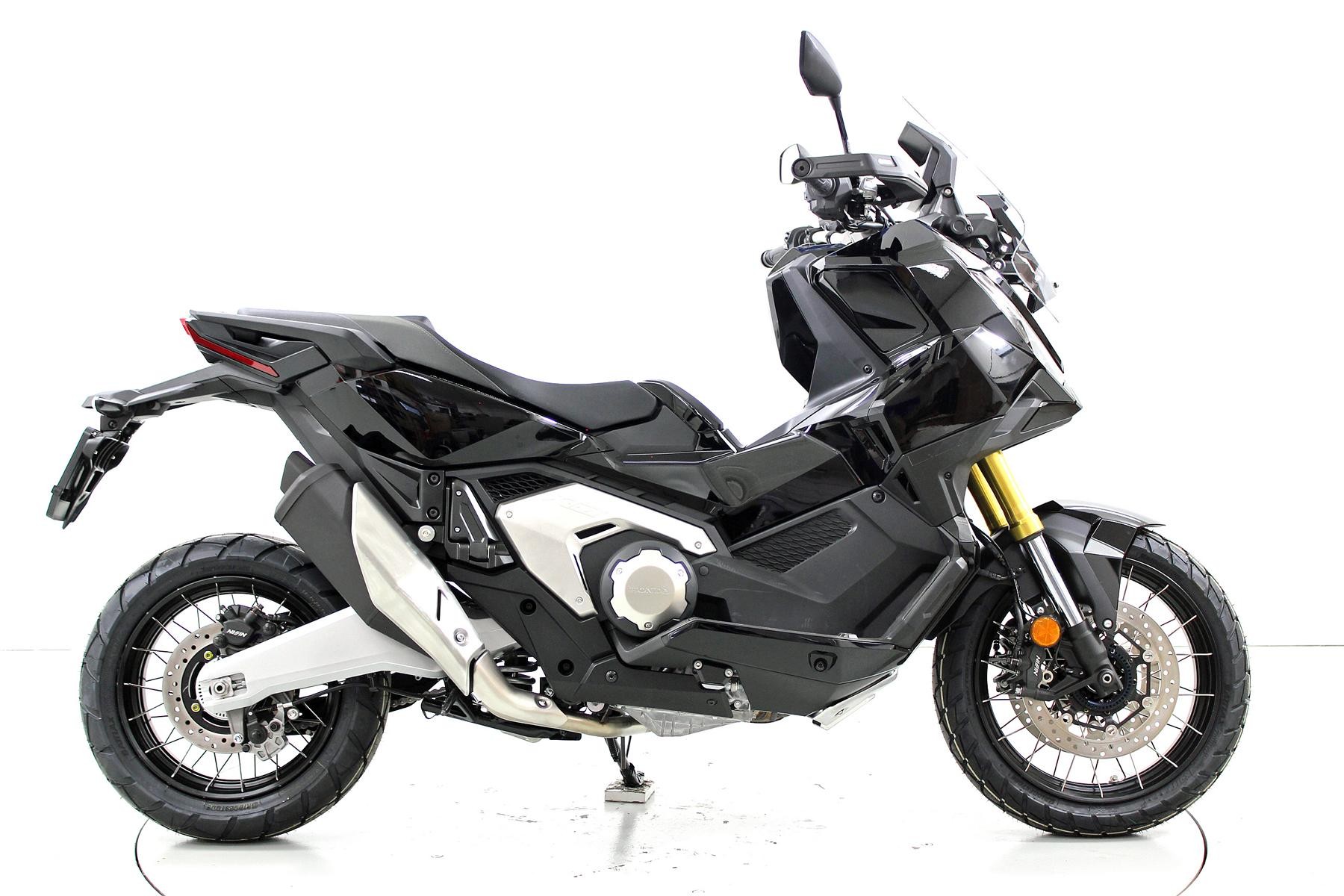 HONDA X-ADV 750 ABS-showroom-element-3