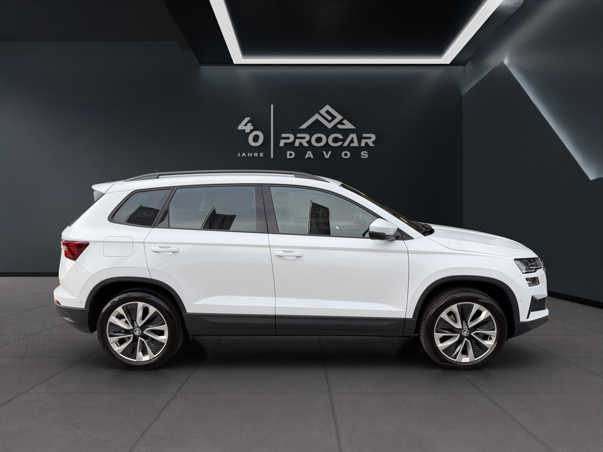 SKODA Karoq 2.0 TDI Style 4x4 DSG-image-1