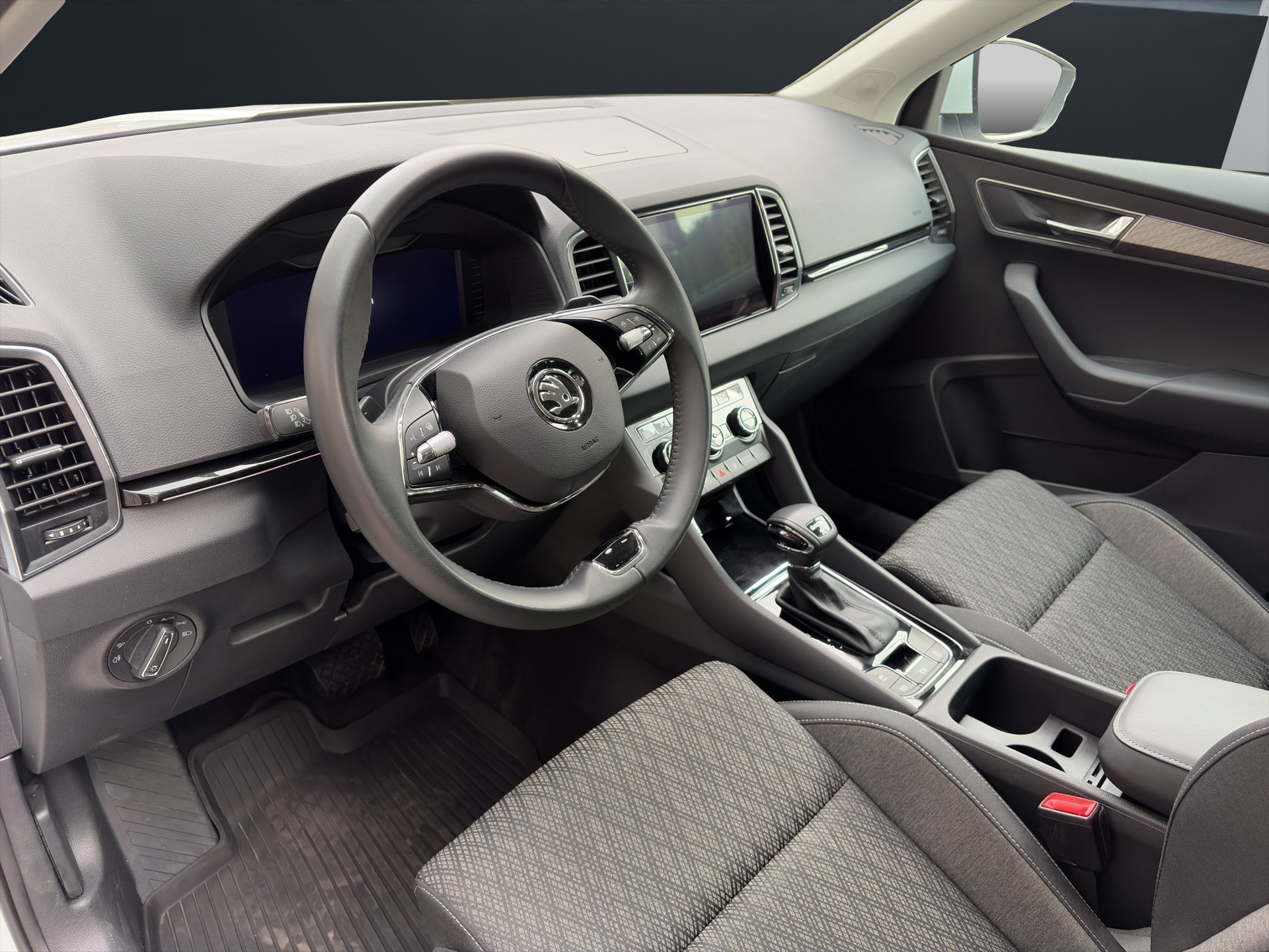 SKODA Karoq 2.0 TDI Style 4x4 DSG-image-5