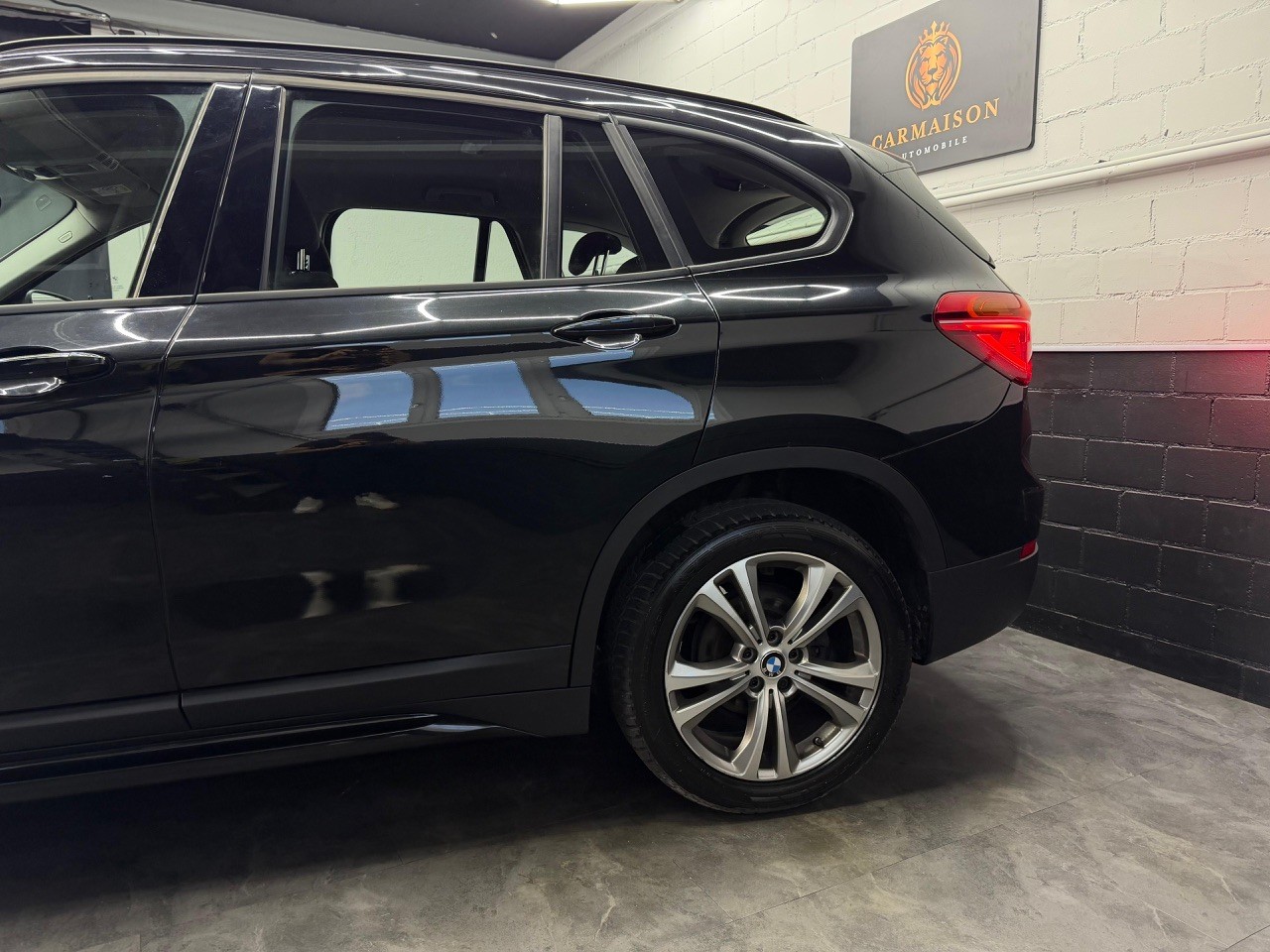 BMW X1 xDrive 18d Sport Line | ACC | Head-Up Display | Rückfahrkamera | CH-Auto-image-3