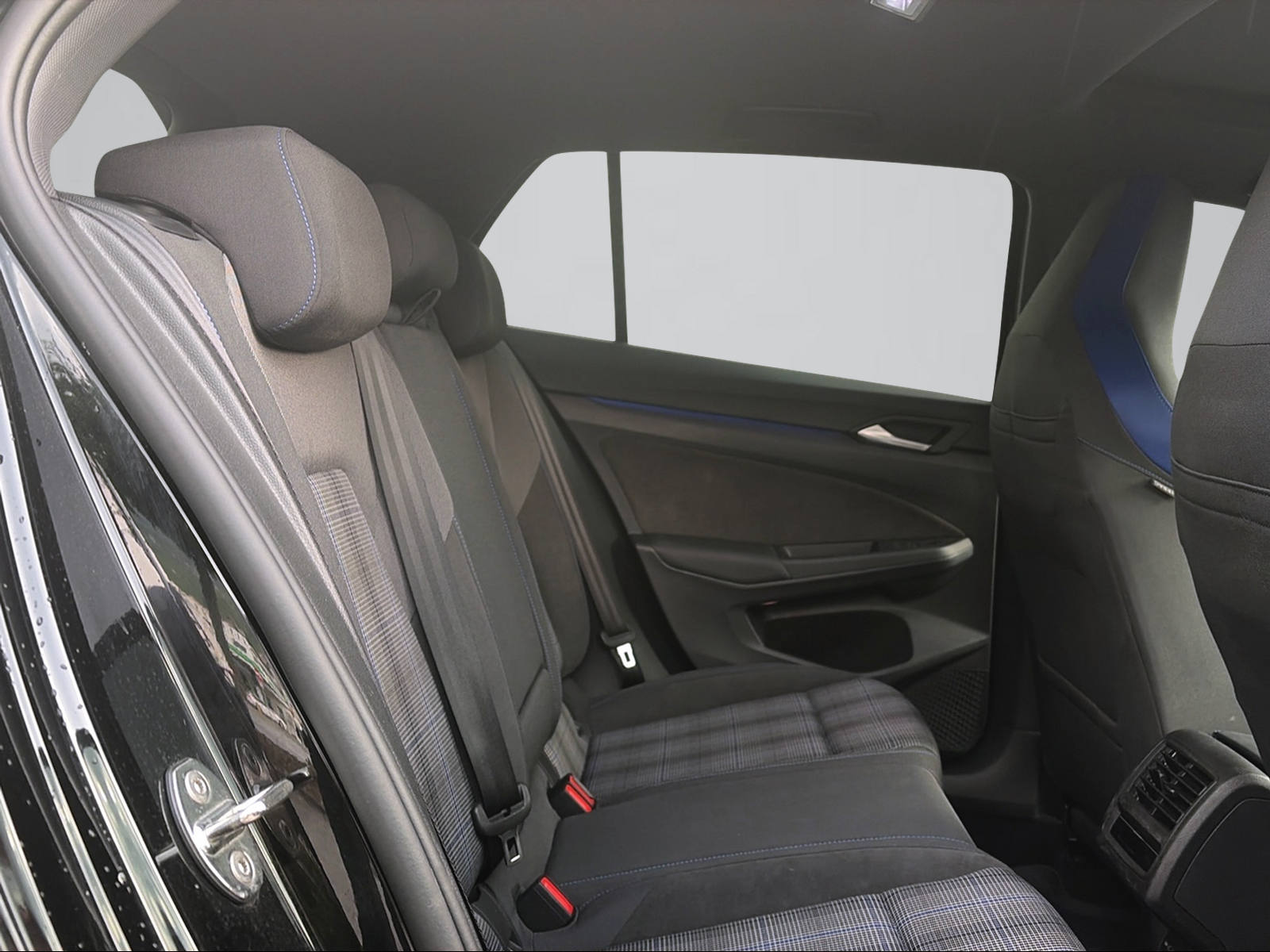 VW Golf 1.5 TSI PHEV GTE-image-6