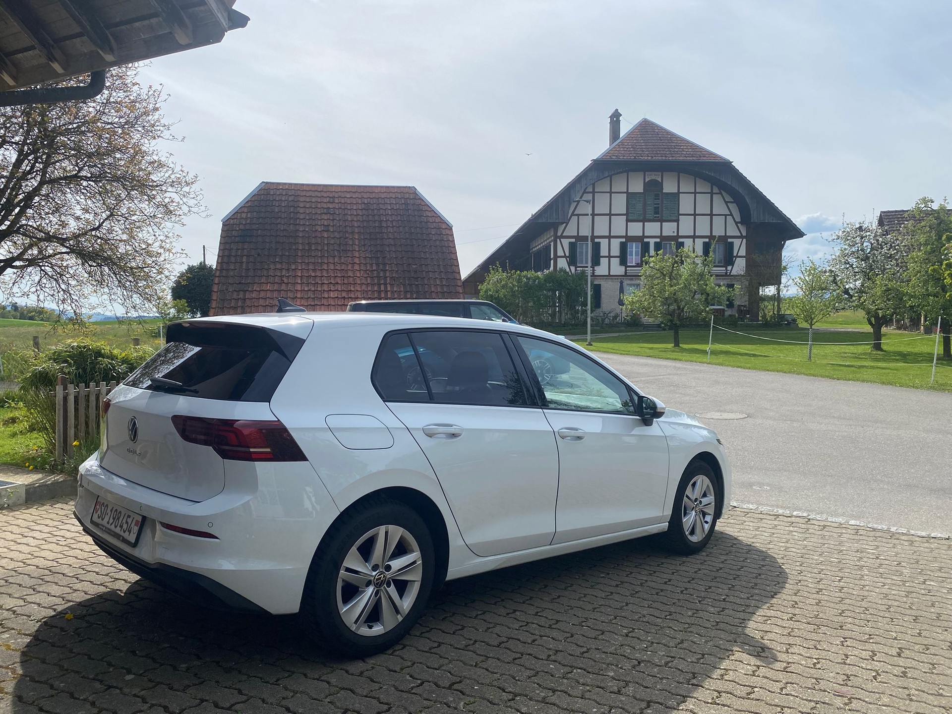 VW VW Golf 1.5 TSI Basis-image-5