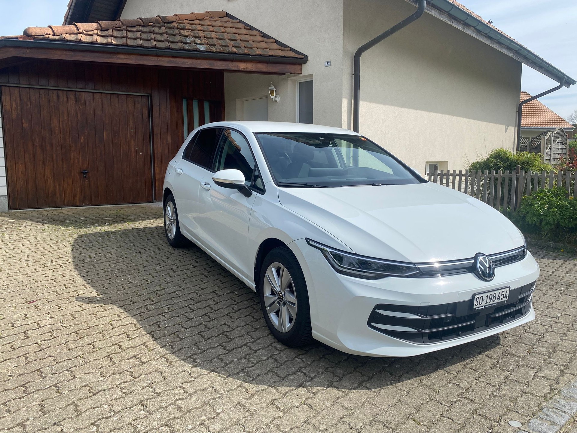 VW VW Golf 1.5 TSI Basis-image-1