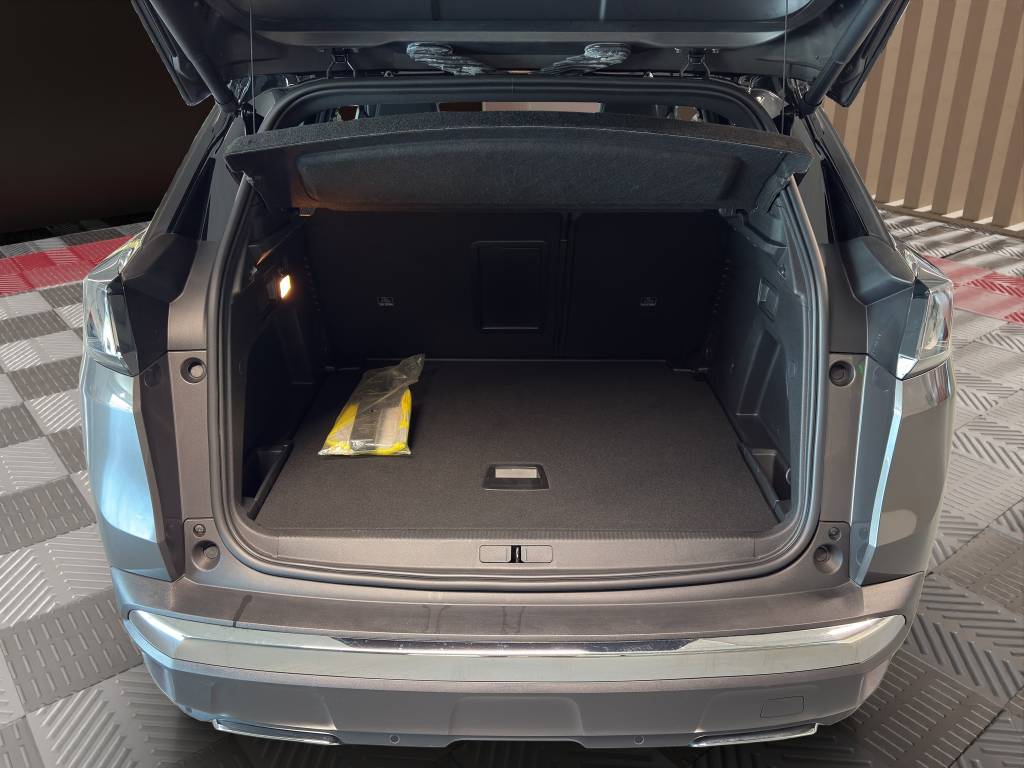PEUGEOT 3008 1.5 BlueHDi GT Pack EAT8-image-9
