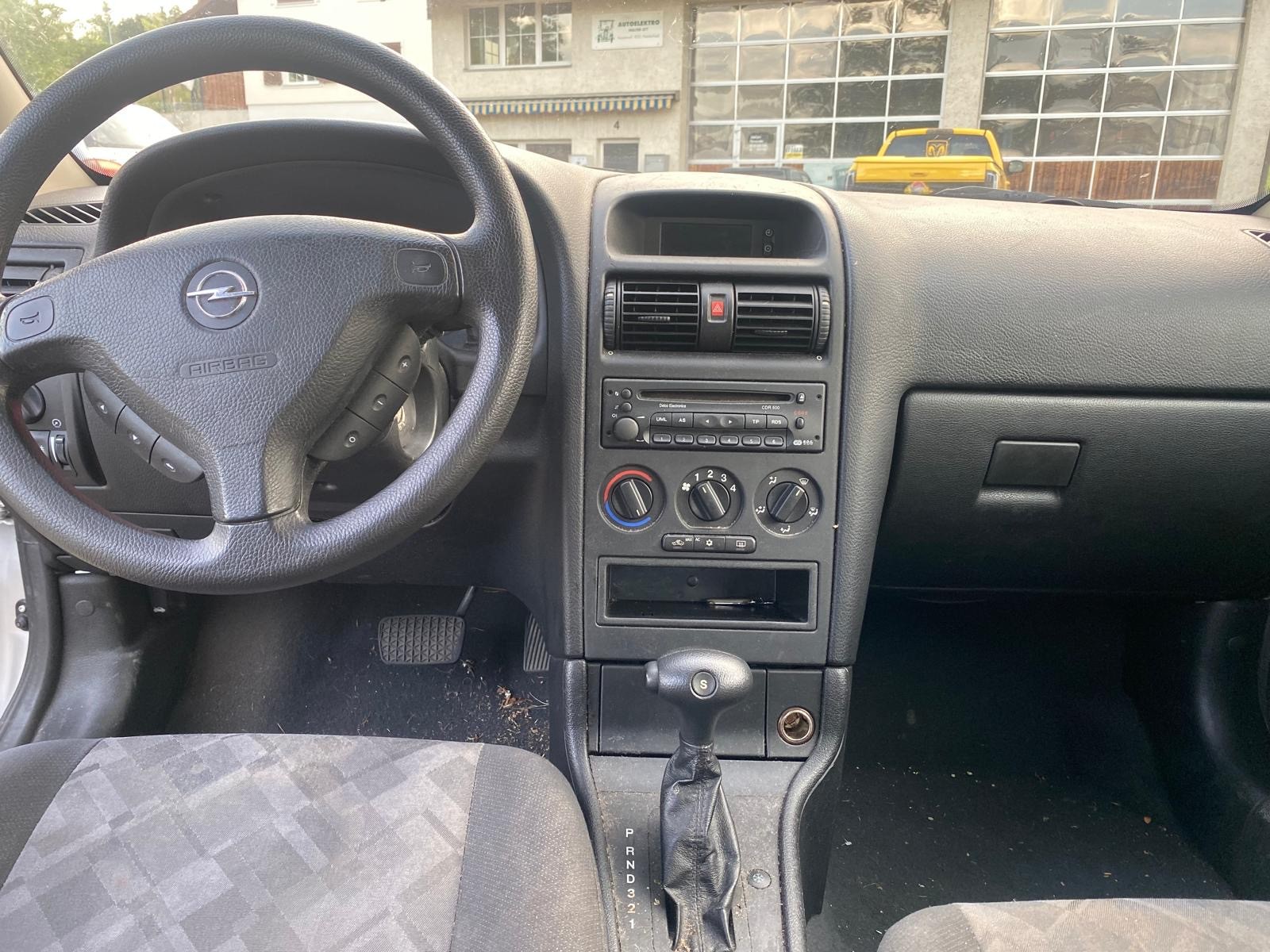 OPEL Astra 1.6i 16V Comfort-image-8