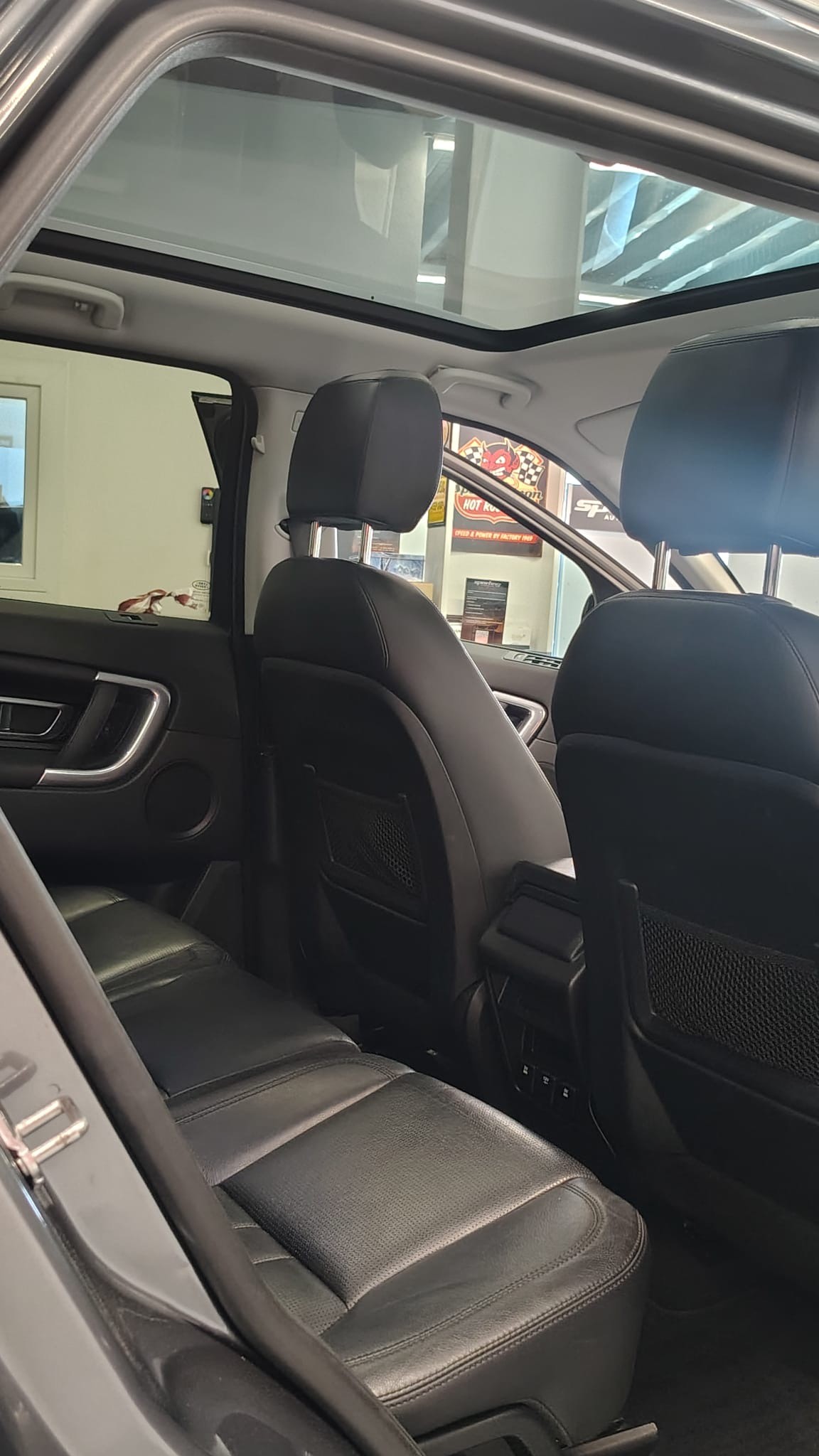 LAND ROVER Discovery Sport 2.2TD4 HSE AT9-image-14