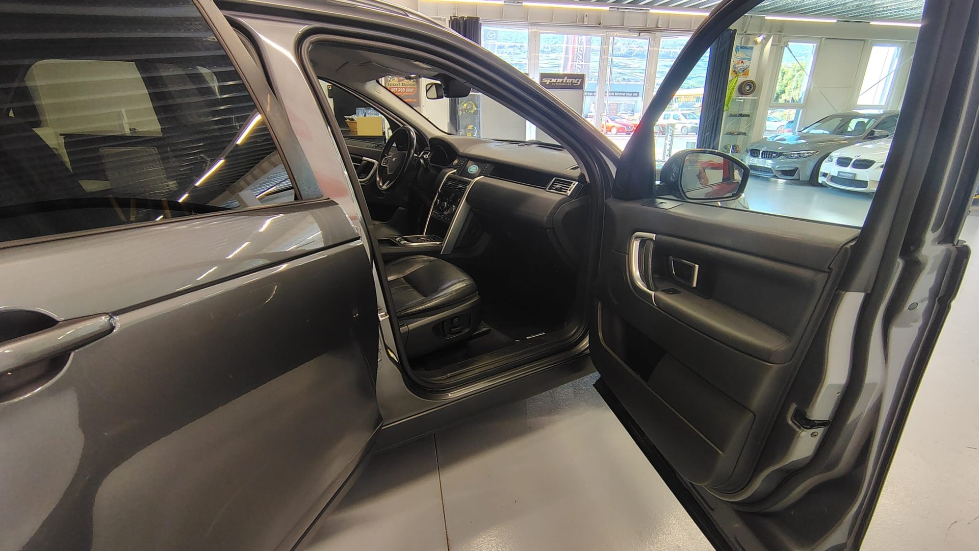 LAND ROVER Discovery Sport 2.2TD4 HSE AT9-image-8