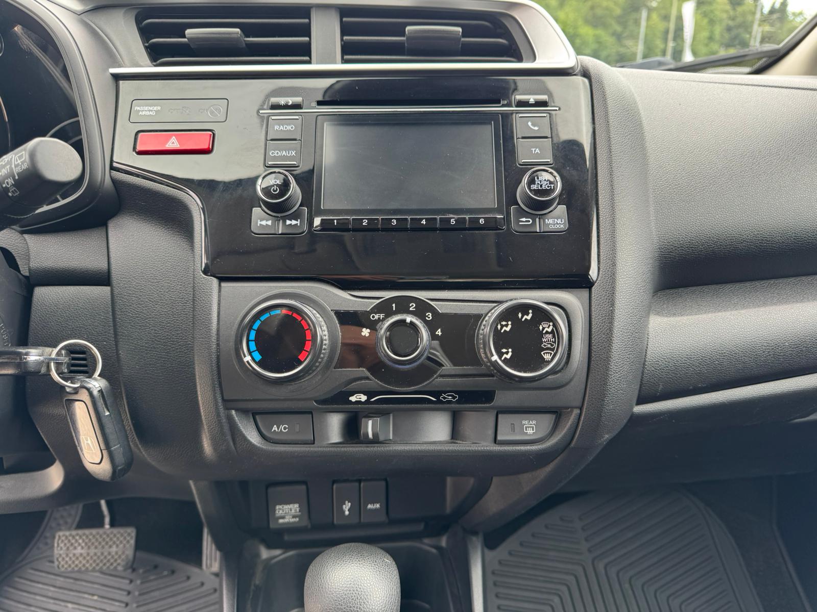 HONDA Jazz 1.3i-VTEC Comfort CVT-image-17