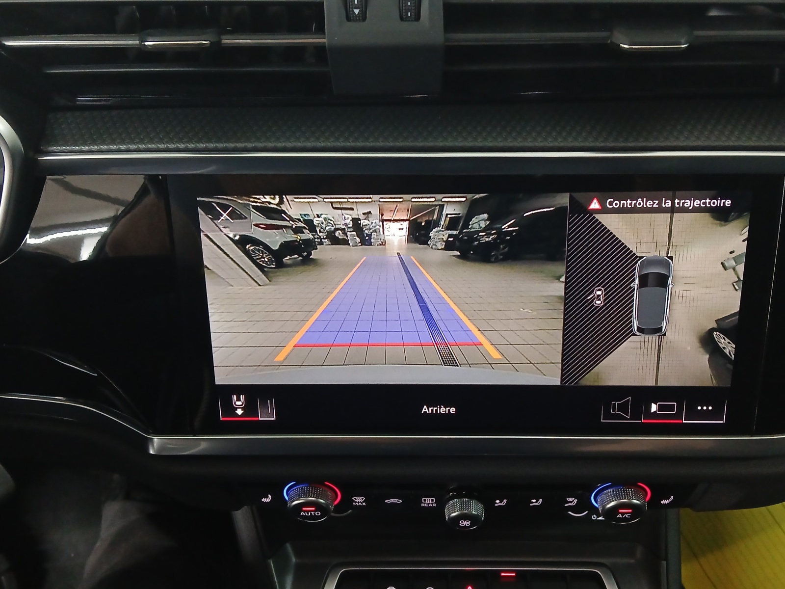 AUDI Q3 Sportback 45 TFSI S line quattro S-tronic-image-14