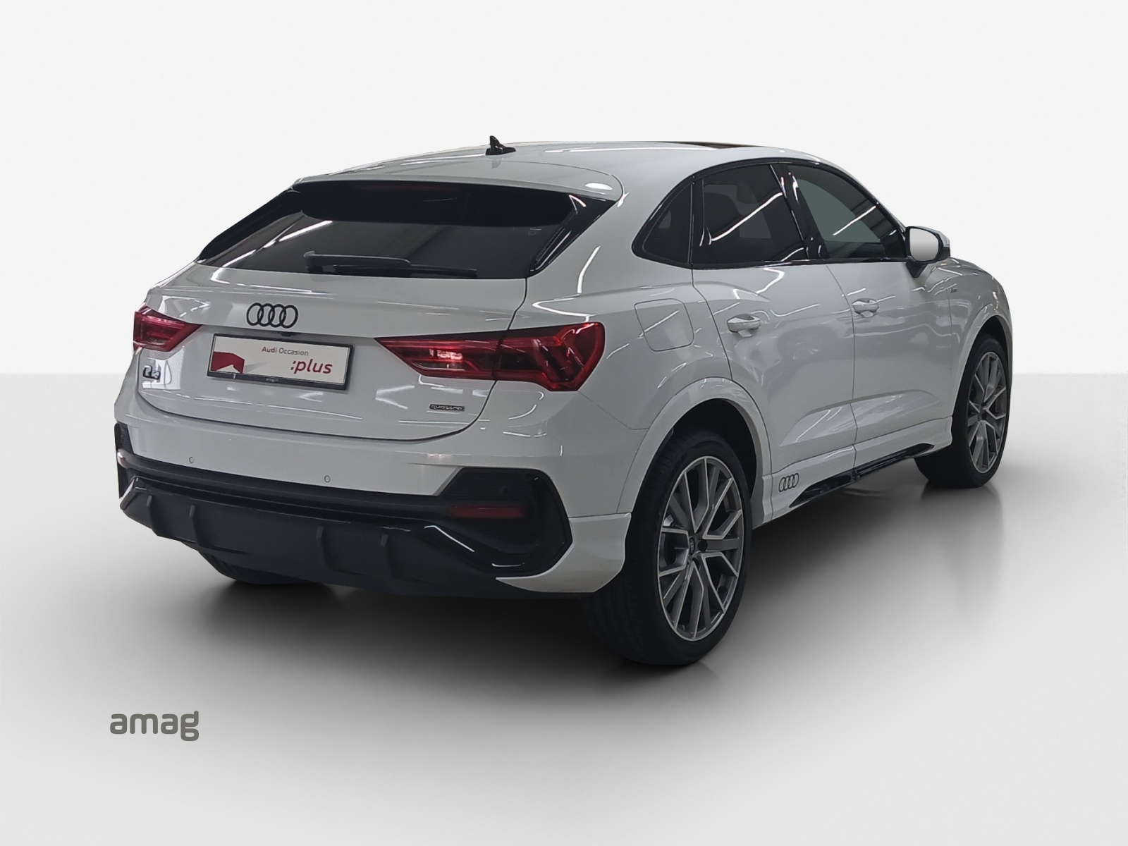 AUDI Q3 Sportback 45 TFSI S line quattro S-tronic-image-4