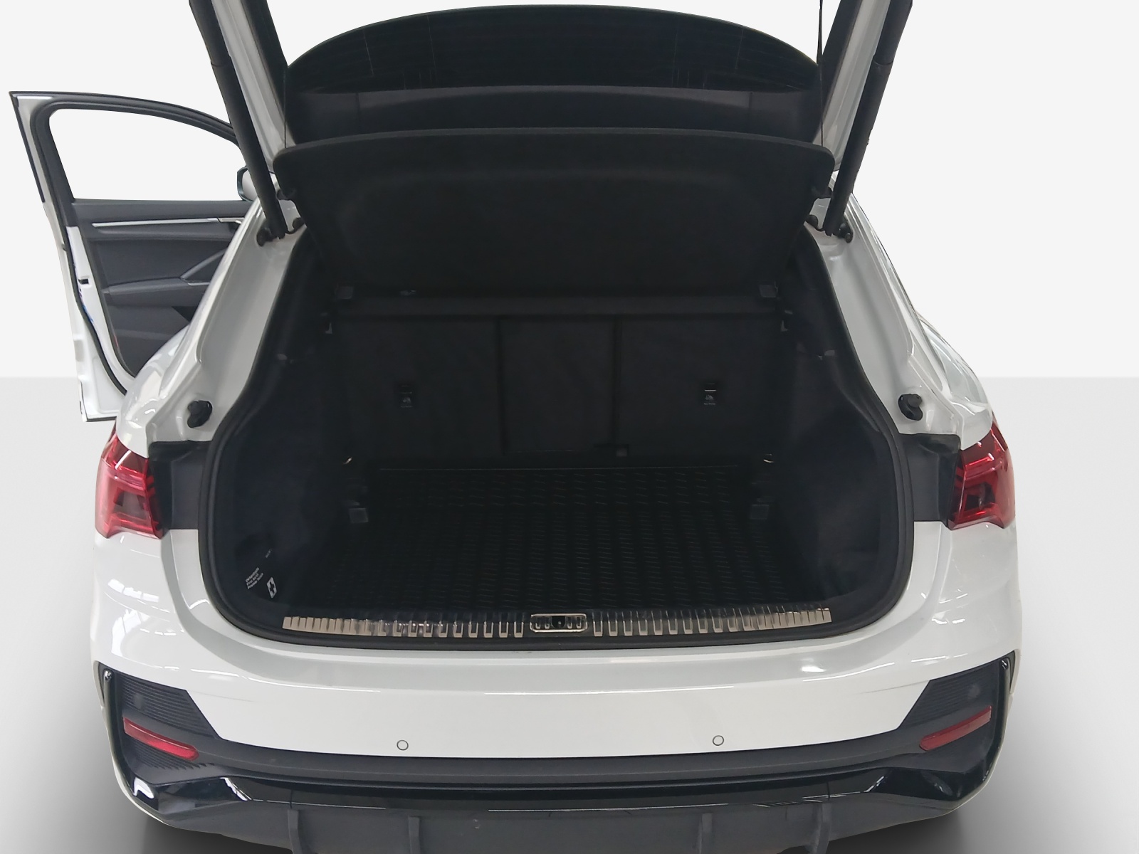 AUDI Q3 Sportback 45 TFSI S line quattro S-tronic-image-12