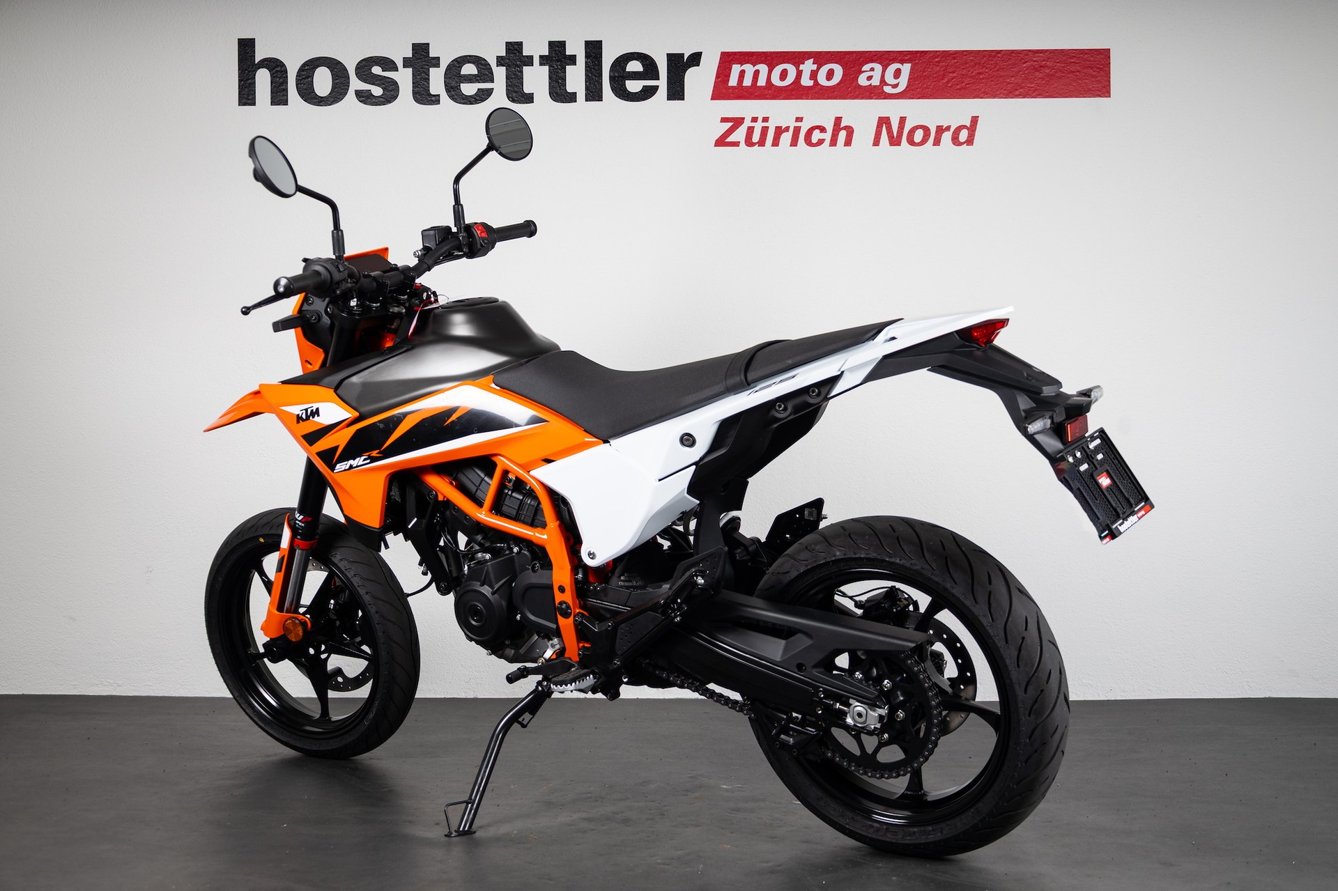 KTM 125 SMC R-showroom-element-3