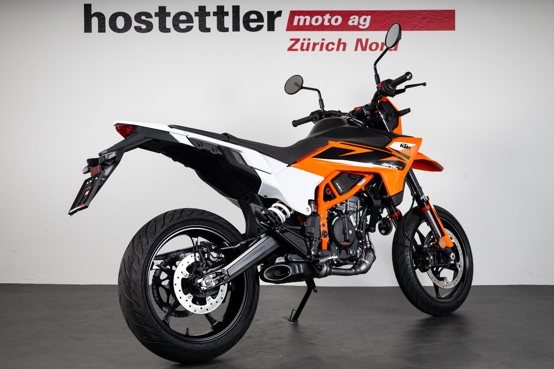 KTM 125 SMC R-showroom-element-2