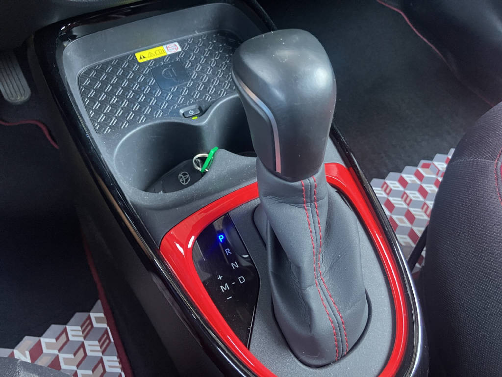 TOYOTA Aygo X 1.0 VVT-i Undercover *Automat*-image-15