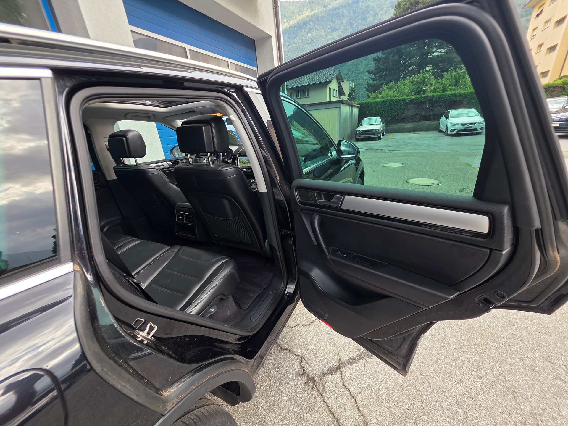 VW Touareg 3.0 TDI BlueMotion Technology Tiptronic-image-19