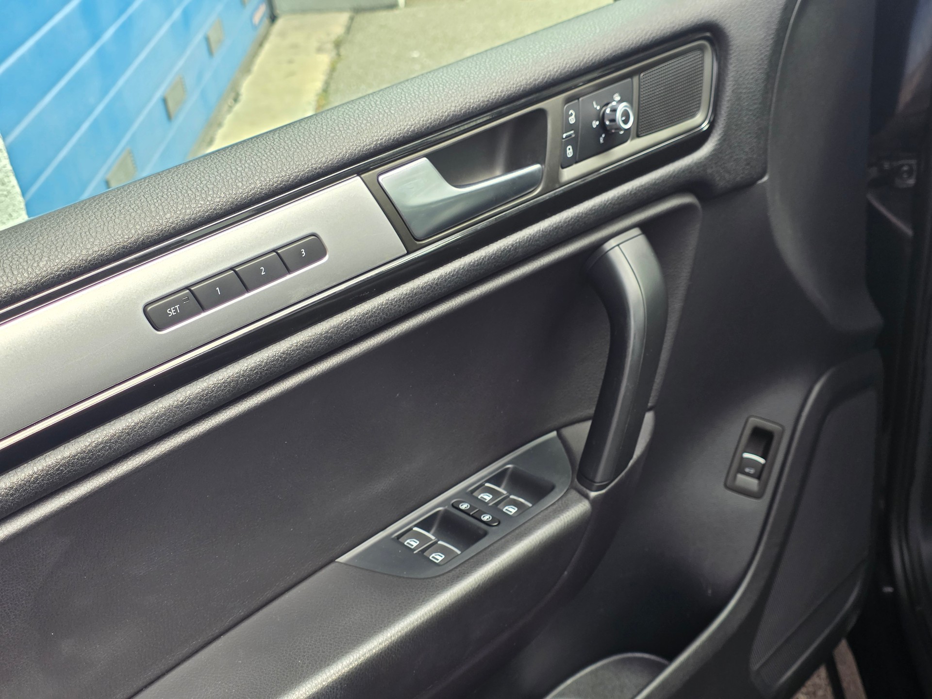 VW Touareg 3.0 TDI BlueMotion Technology Tiptronic-image-14