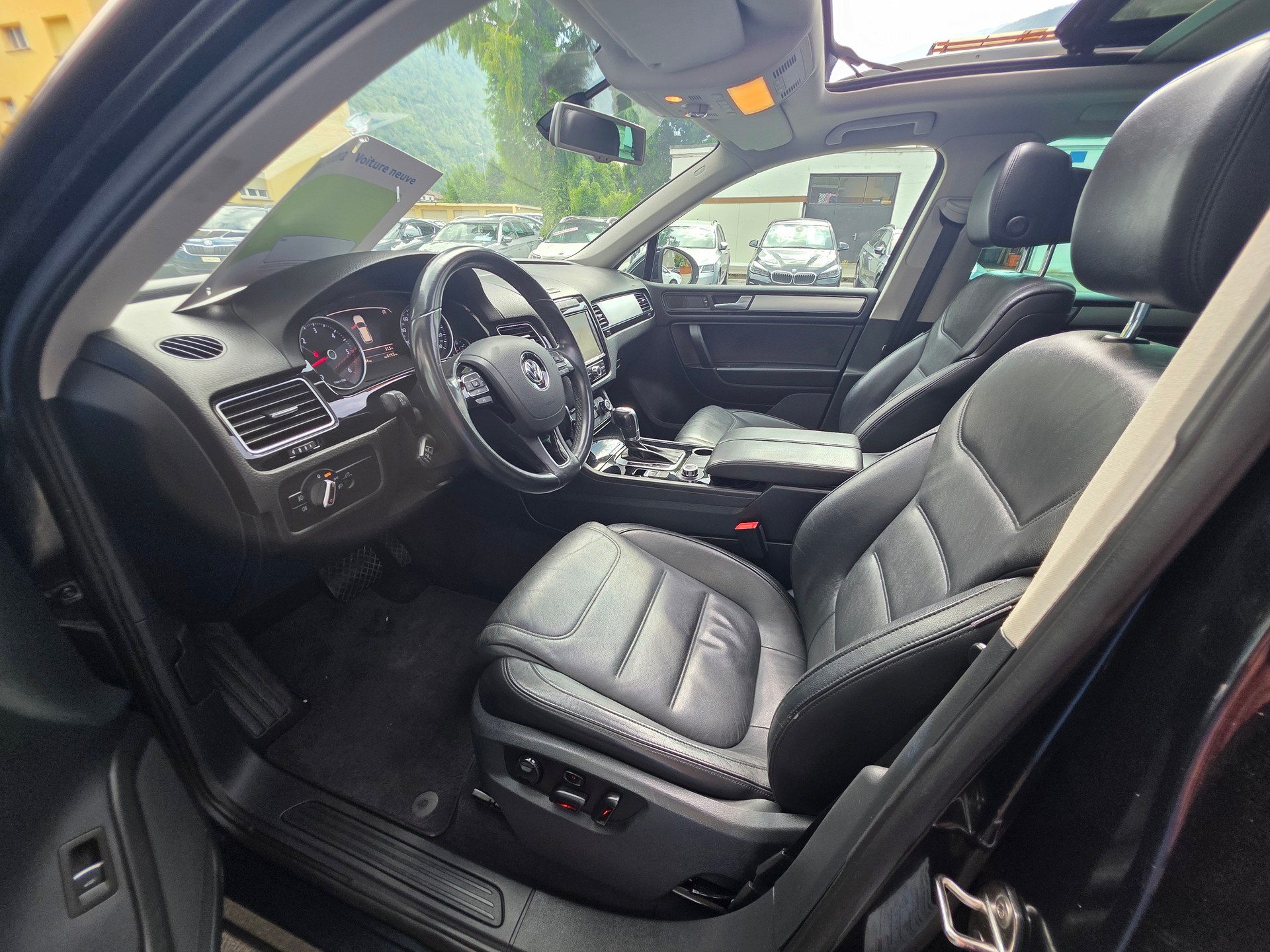 VW Touareg 3.0 TDI BlueMotion Technology Tiptronic-image-11