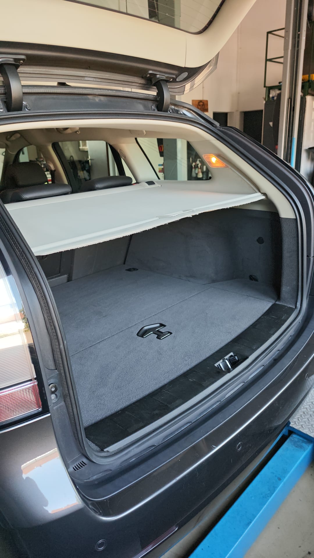 SAAB 9-3 2.0 BioPower Vector-image-6