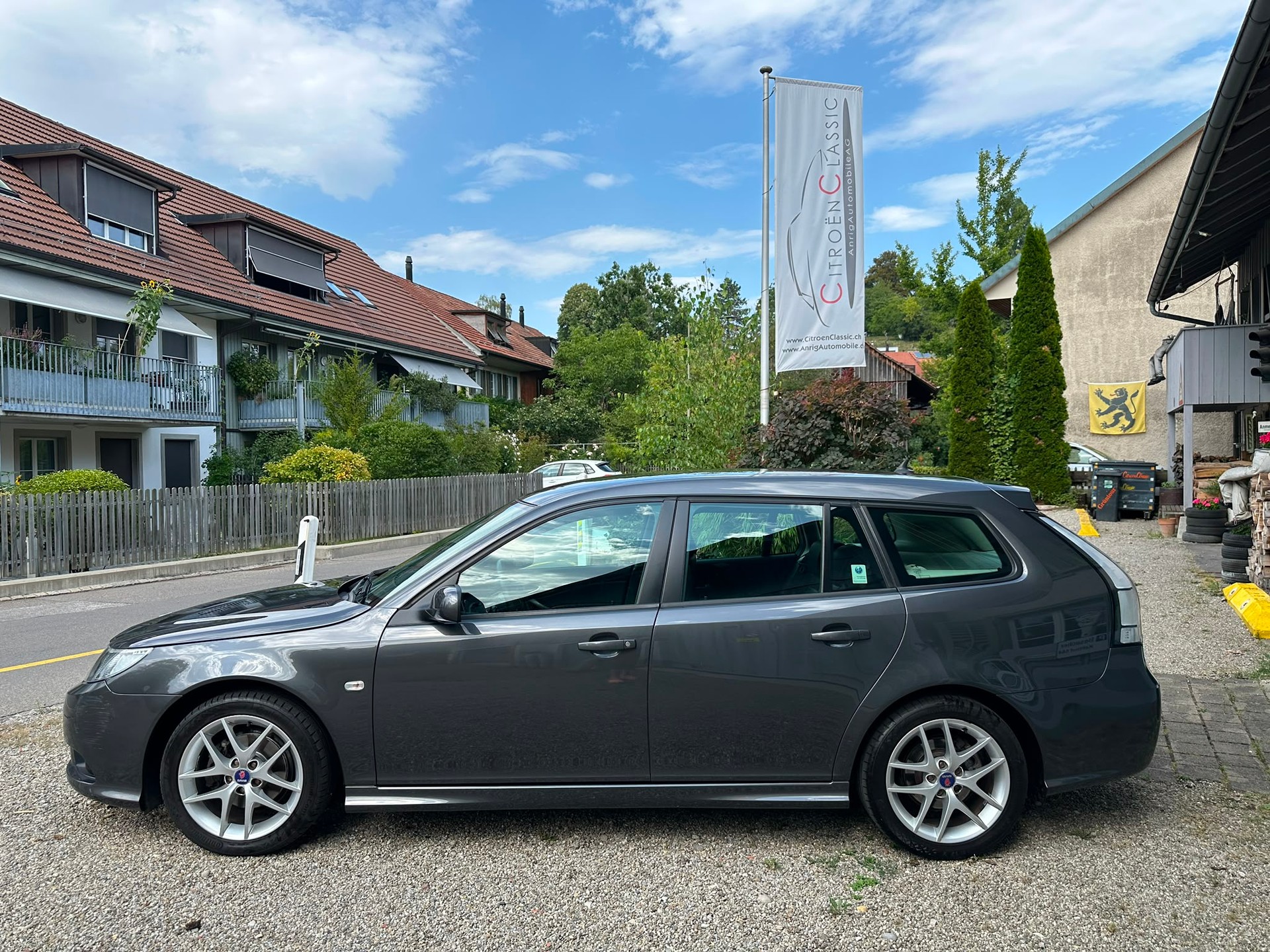 SAAB 9-3 2.0 BioPower Vector-image-1