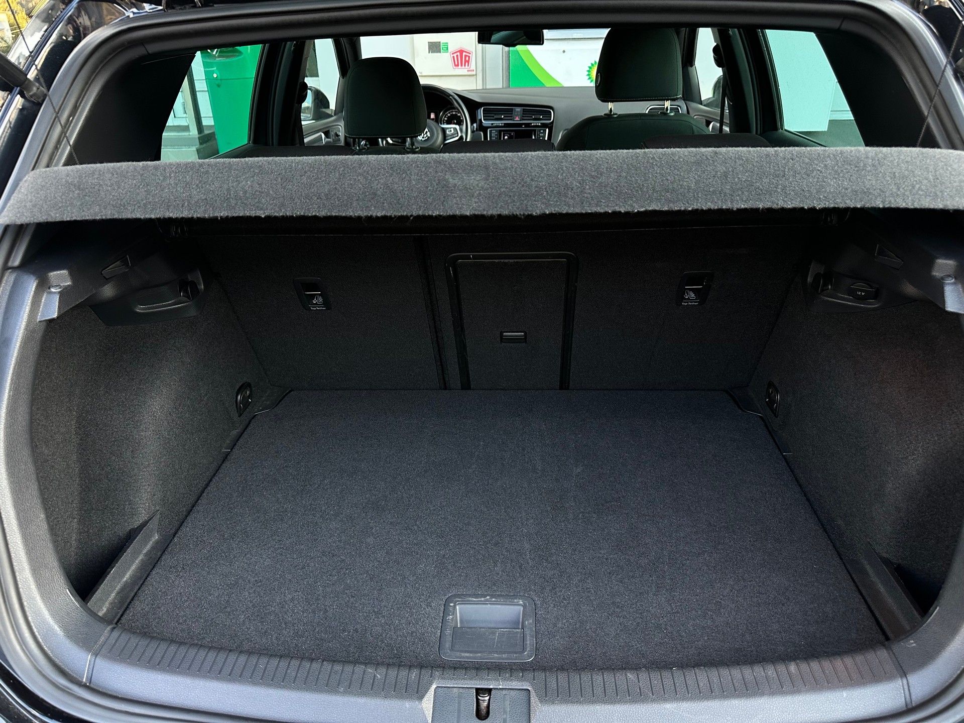 VW Golf 2.0 TDI Cup R-Line 4Motion-image-13