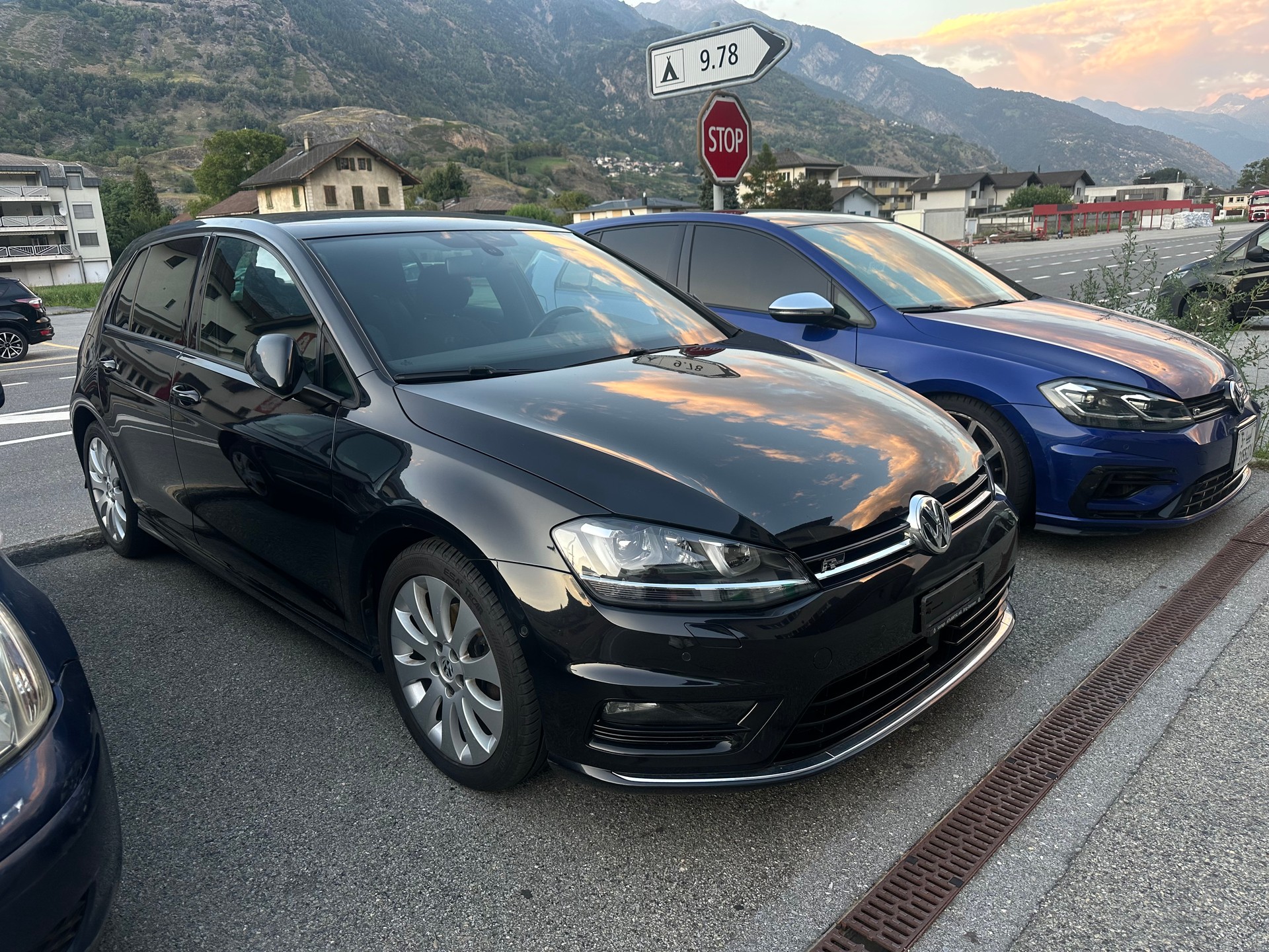 VW Golf 2.0 TDI Cup R-Line 4Motion-image-0