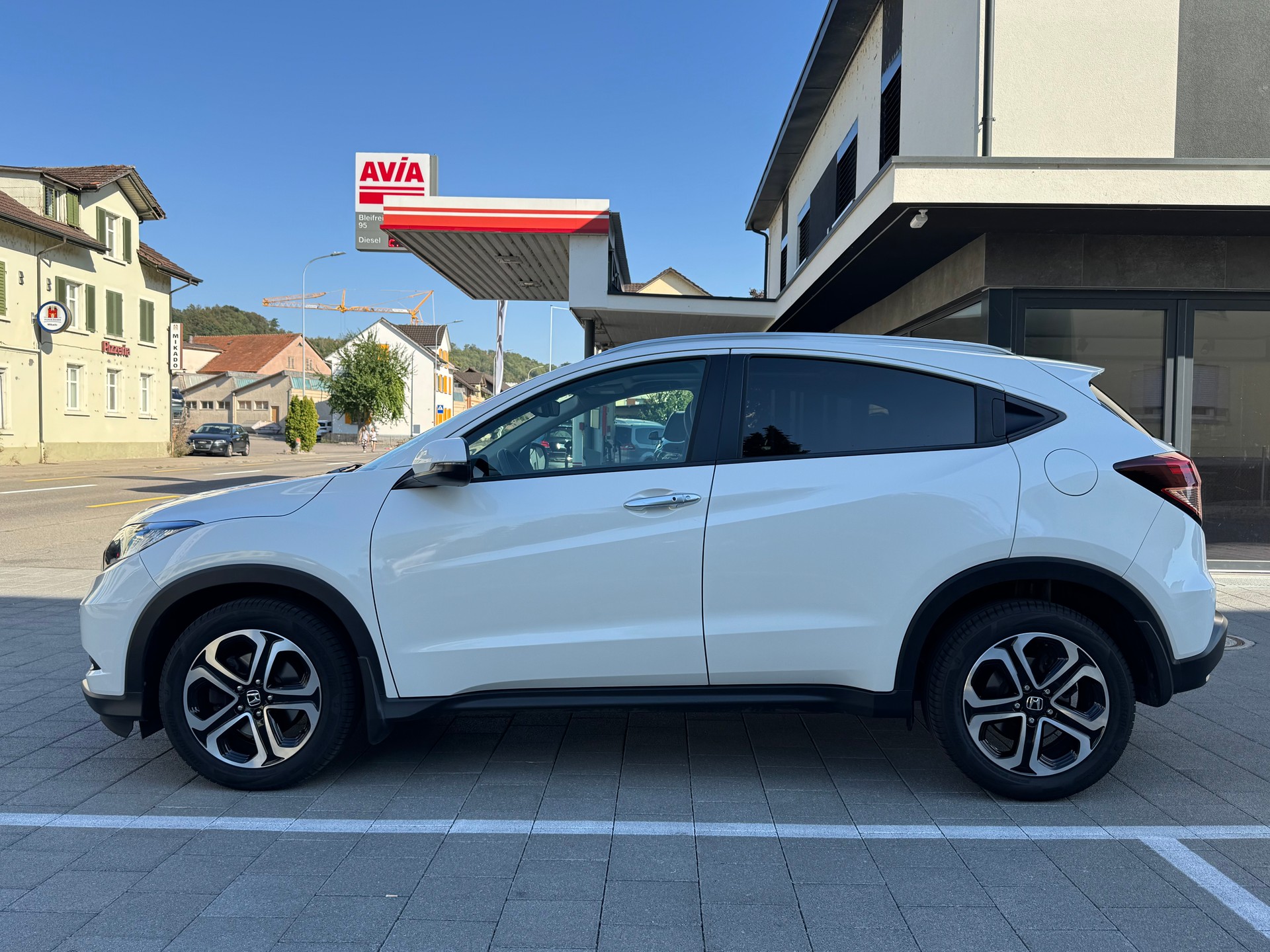 HONDA HR-V 1.5i-VTEC Executive CVT-image-1
