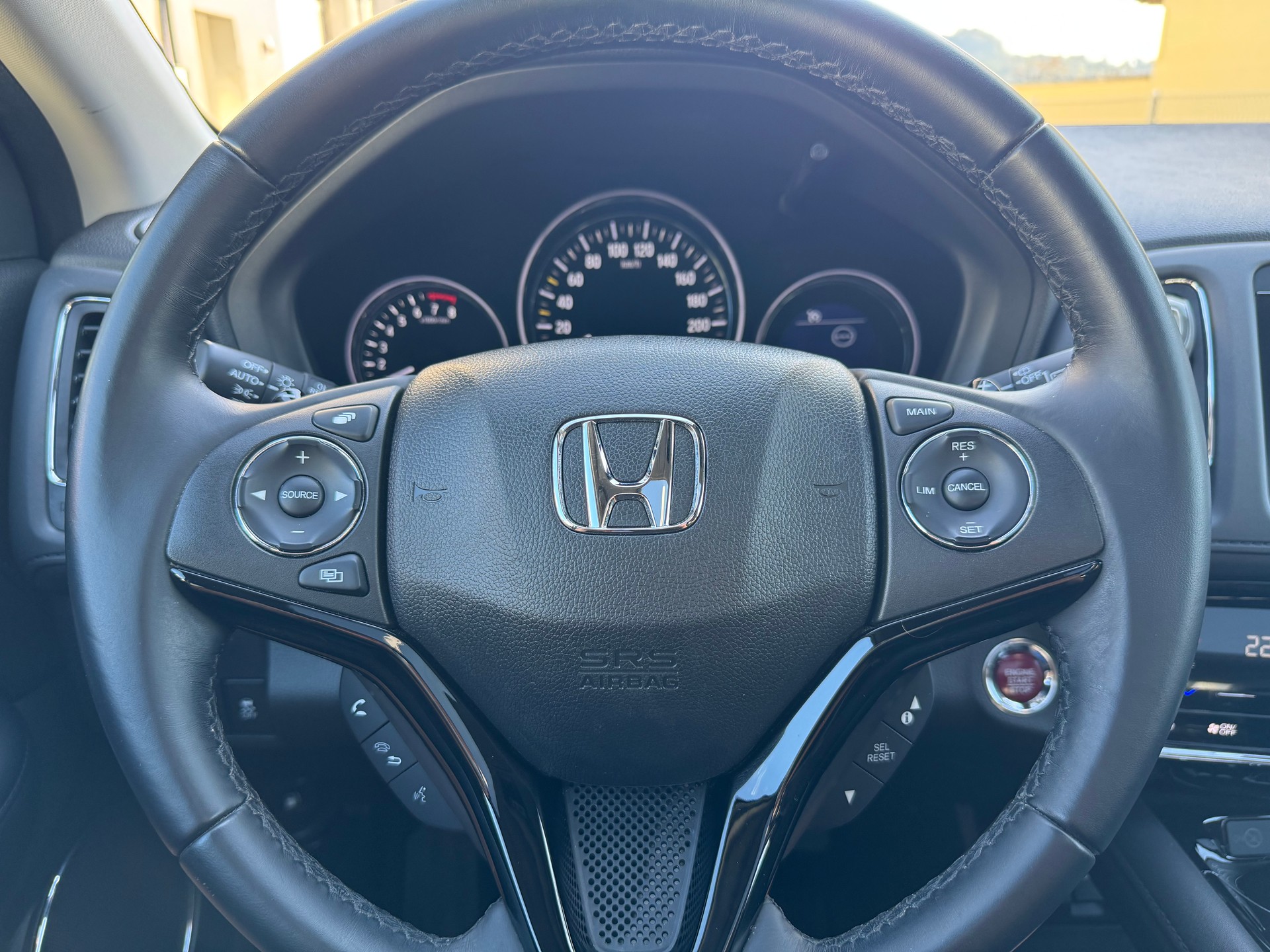 HONDA HR-V 1.5i-VTEC Executive CVT-image-13