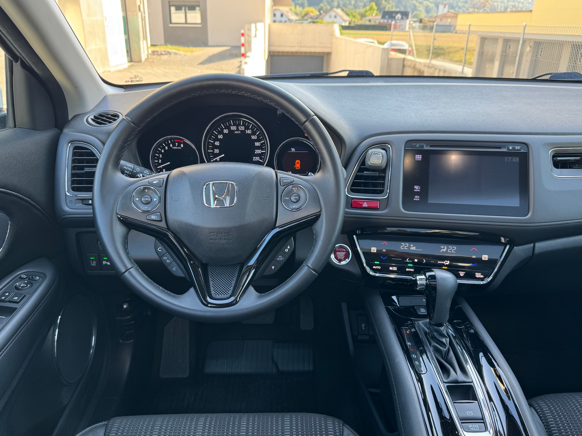 HONDA HR-V 1.5i-VTEC Executive CVT-image-9