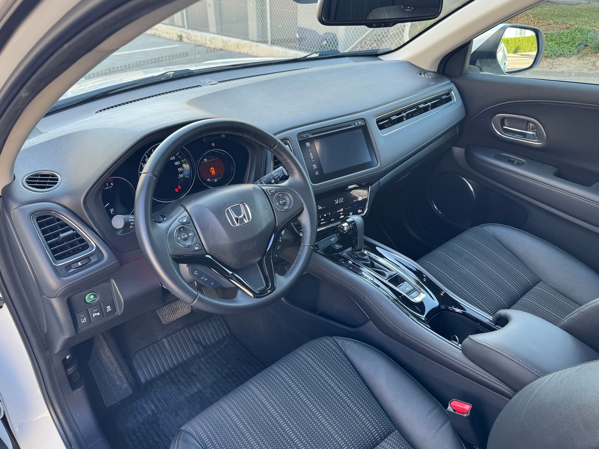 HONDA HR-V 1.5i-VTEC Executive CVT-image-8