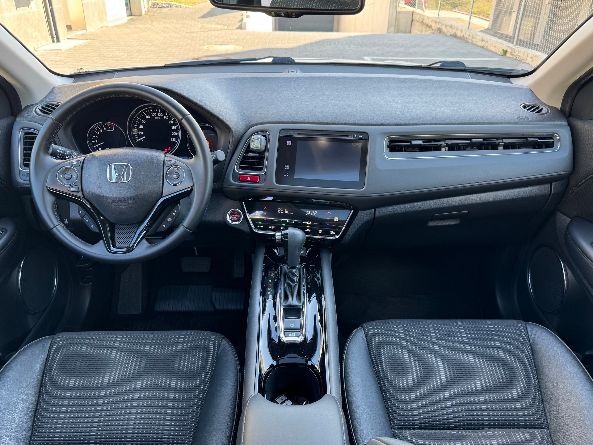 HONDA HR-V 1.5i-VTEC Executive CVT-image-10