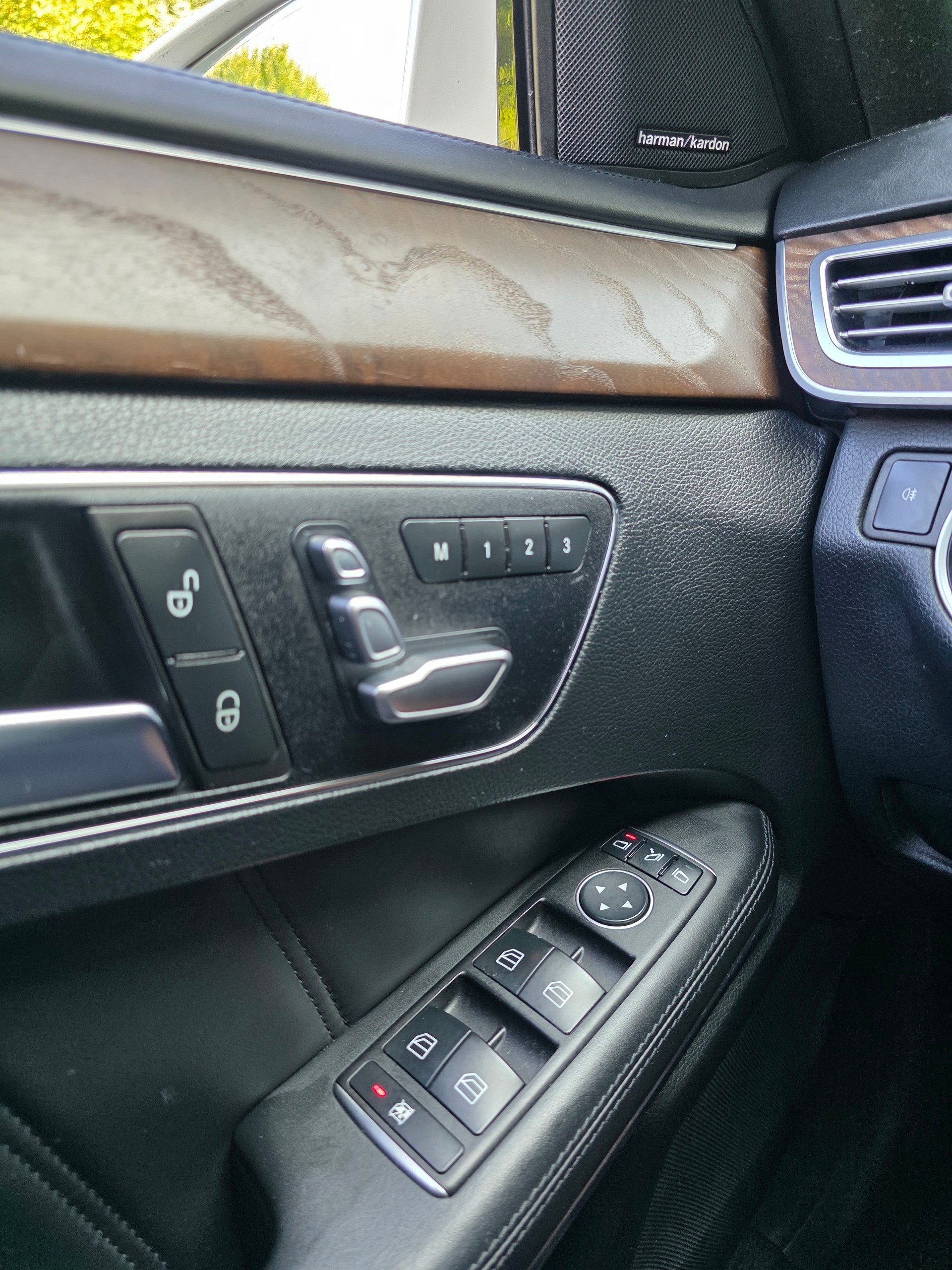 MERCEDES-BENZ E 500 Avantgarde 4Matic 7G-Tronic-image-28