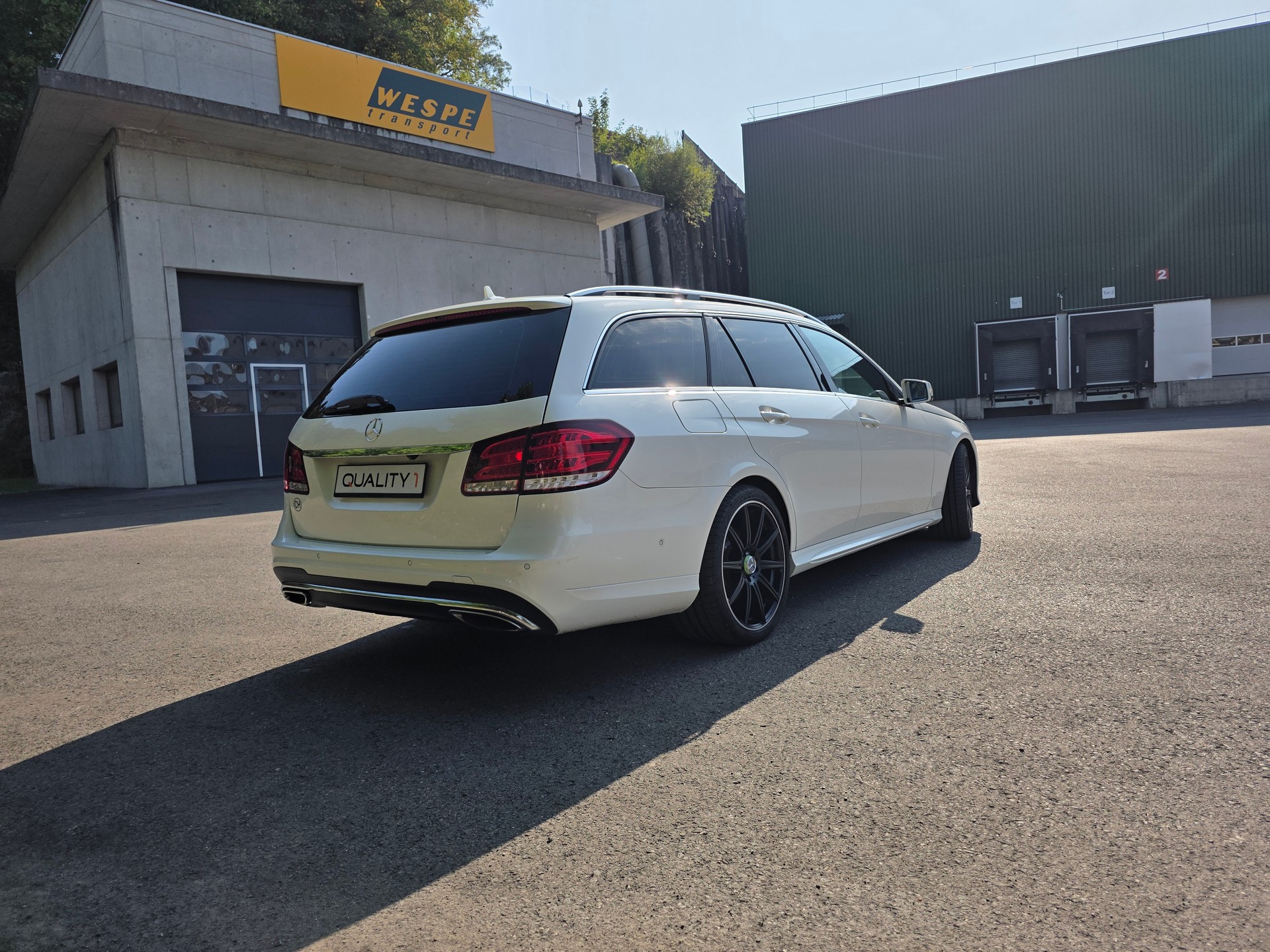 MERCEDES-BENZ E 500 Avantgarde 4Matic 7G-Tronic-image-17