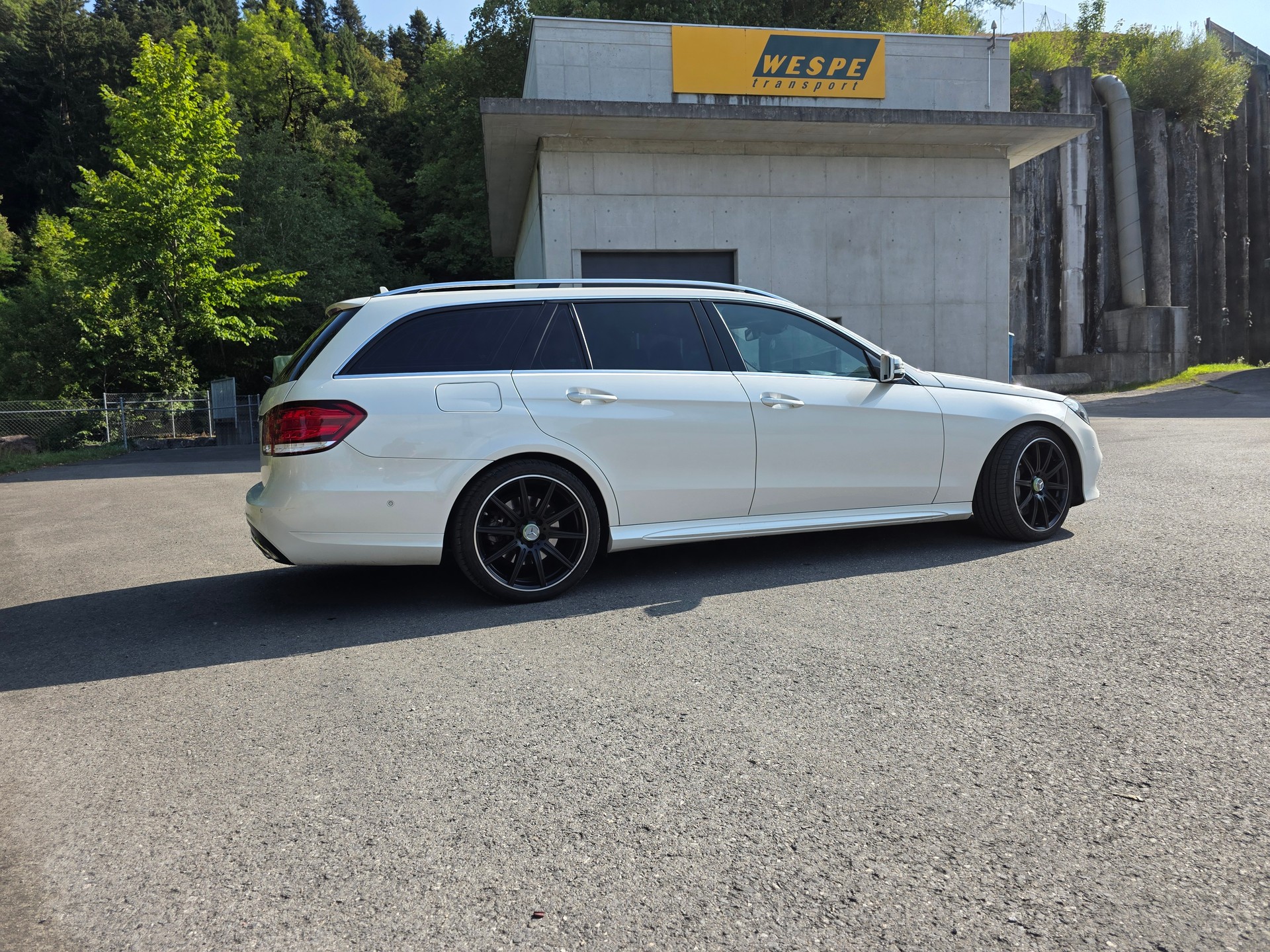 MERCEDES-BENZ E 500 Avantgarde 4Matic 7G-Tronic-image-13