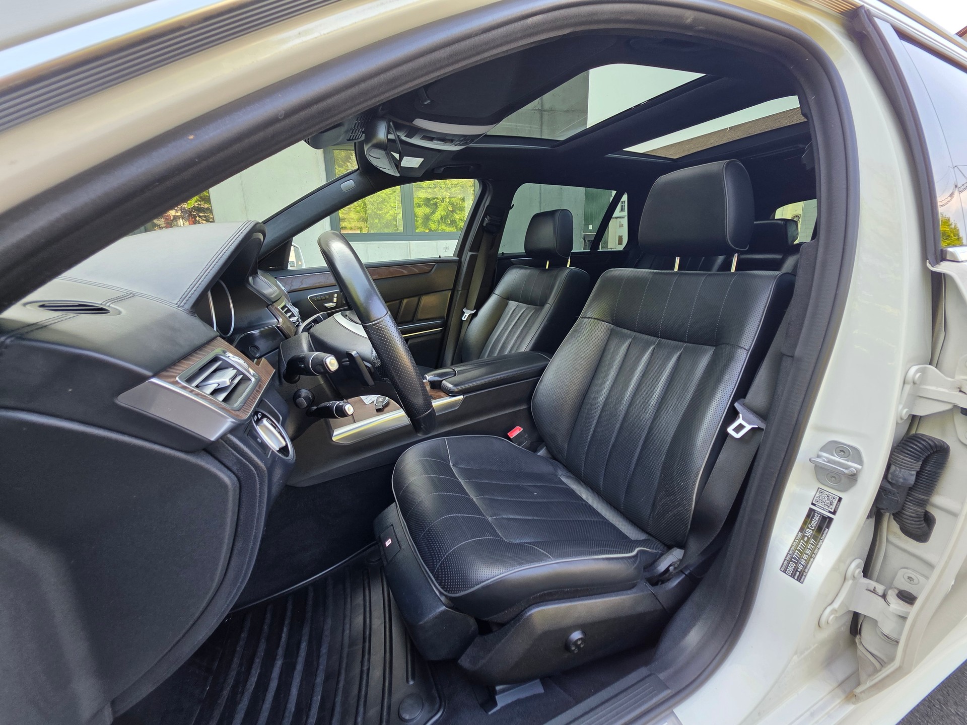 MERCEDES-BENZ E 500 Avantgarde 4Matic 7G-Tronic-image-22