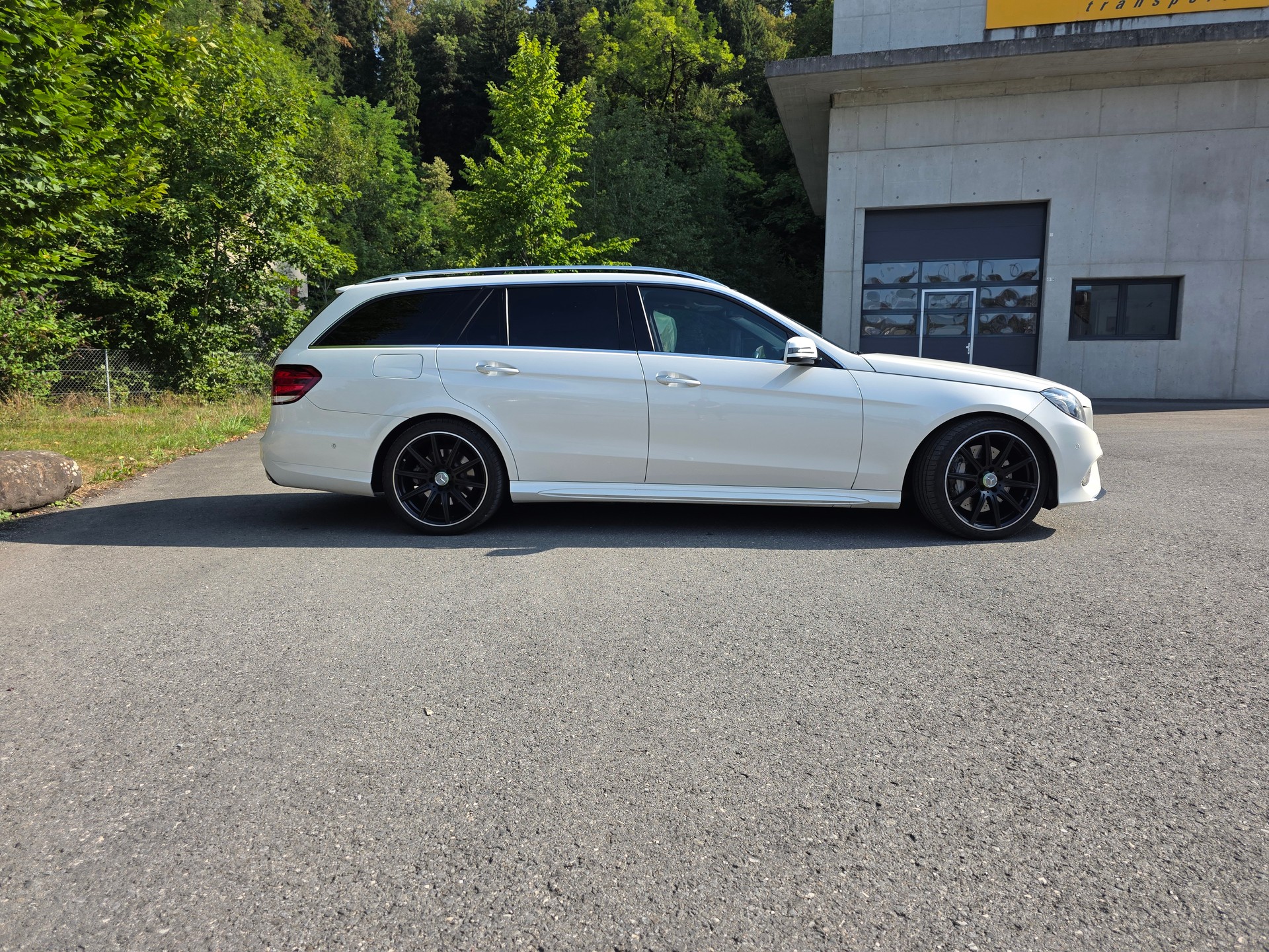 MERCEDES-BENZ E 500 Avantgarde 4Matic 7G-Tronic-image-10