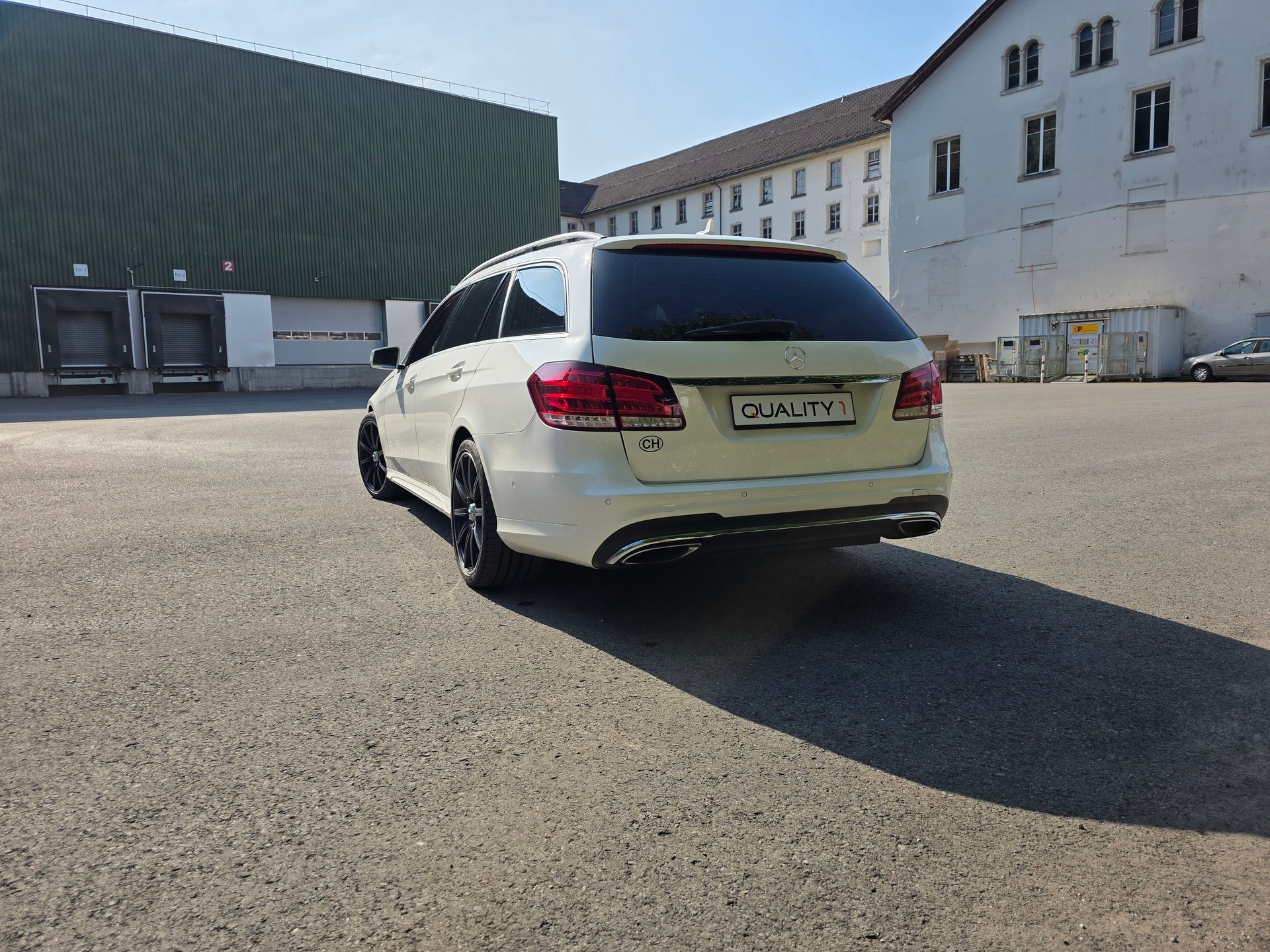 MERCEDES-BENZ E 500 Avantgarde 4Matic 7G-Tronic-image-18
