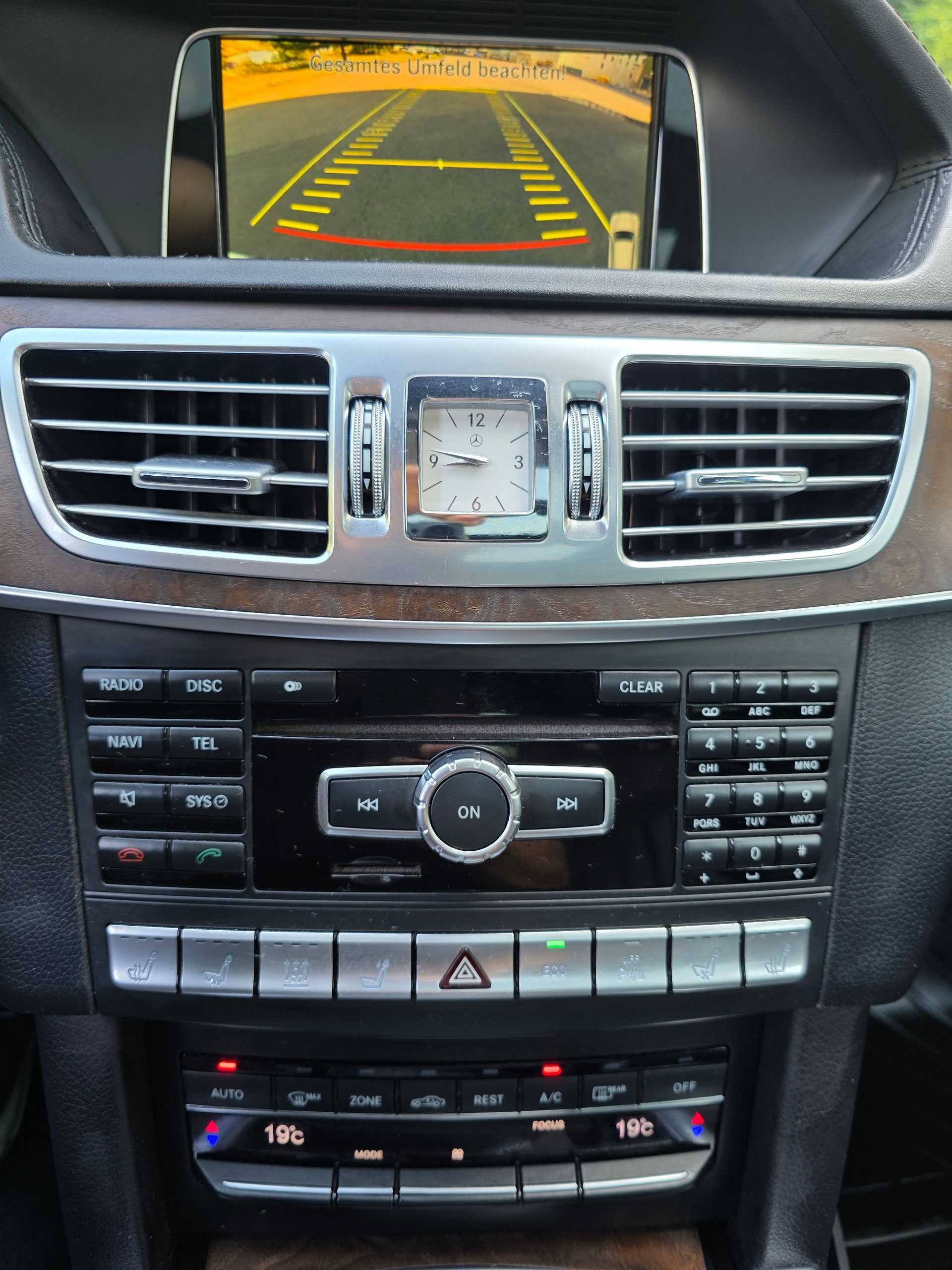 MERCEDES-BENZ E 500 Avantgarde 4Matic 7G-Tronic-image-27