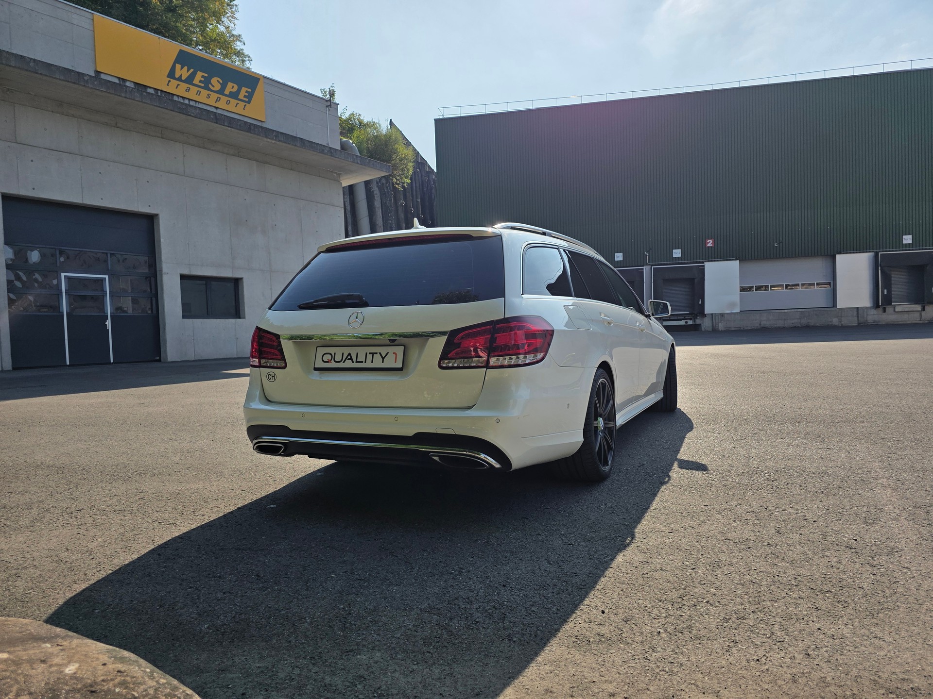 MERCEDES-BENZ E 500 Avantgarde 4Matic 7G-Tronic-image-19