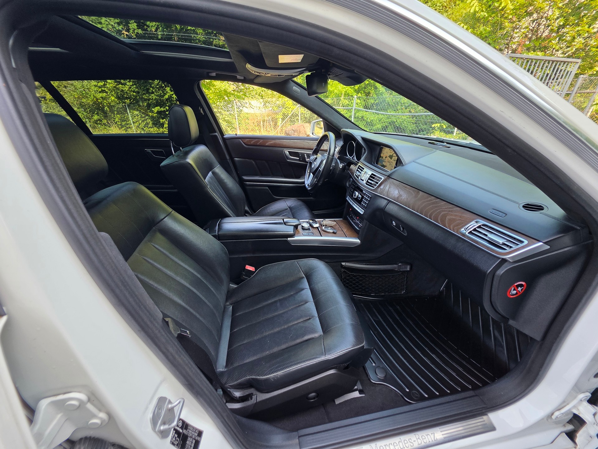 MERCEDES-BENZ E 500 Avantgarde 4Matic 7G-Tronic-image-23