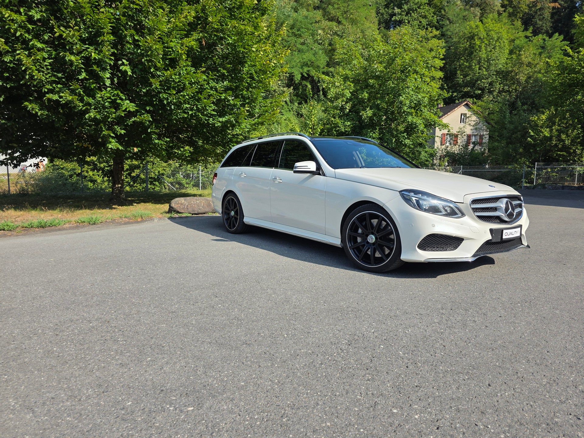 MERCEDES-BENZ E 500 Avantgarde 4Matic 7G-Tronic-image-4