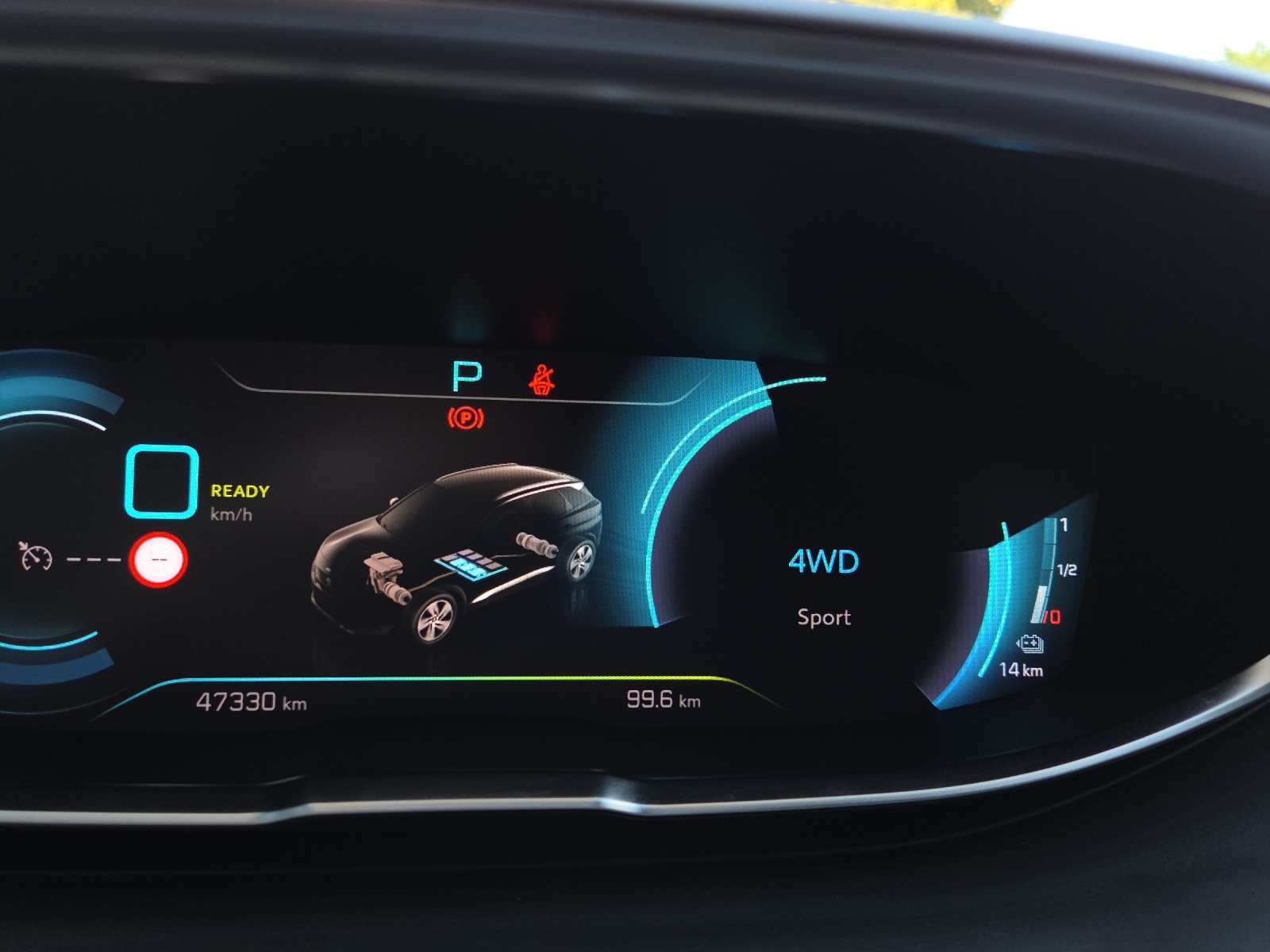 PEUGEOT 3008 300e Hybrid4 Allure Pack EAT8-image-12