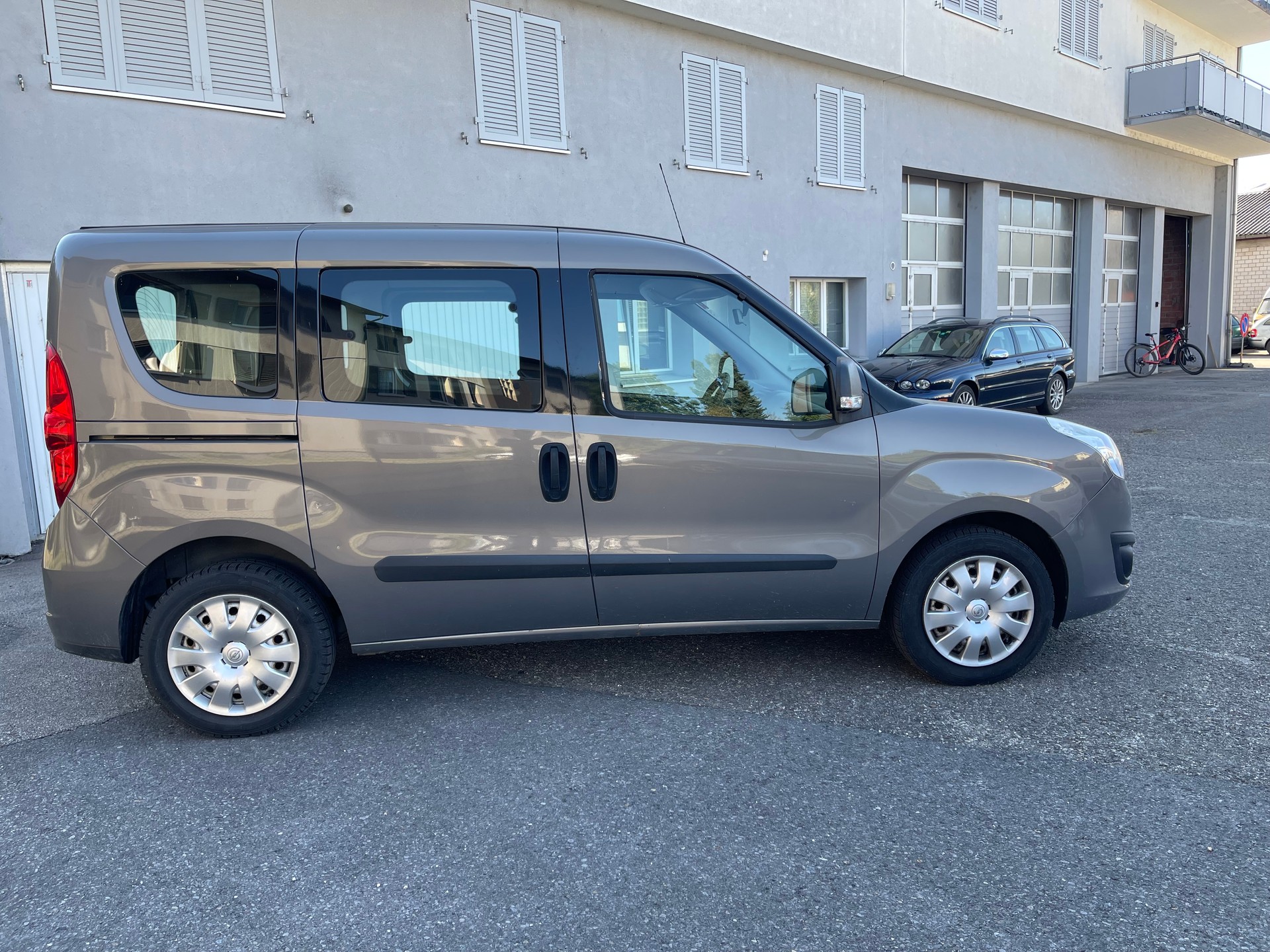 OPEL Combo 1.4i Cosmo L1H1-image-5