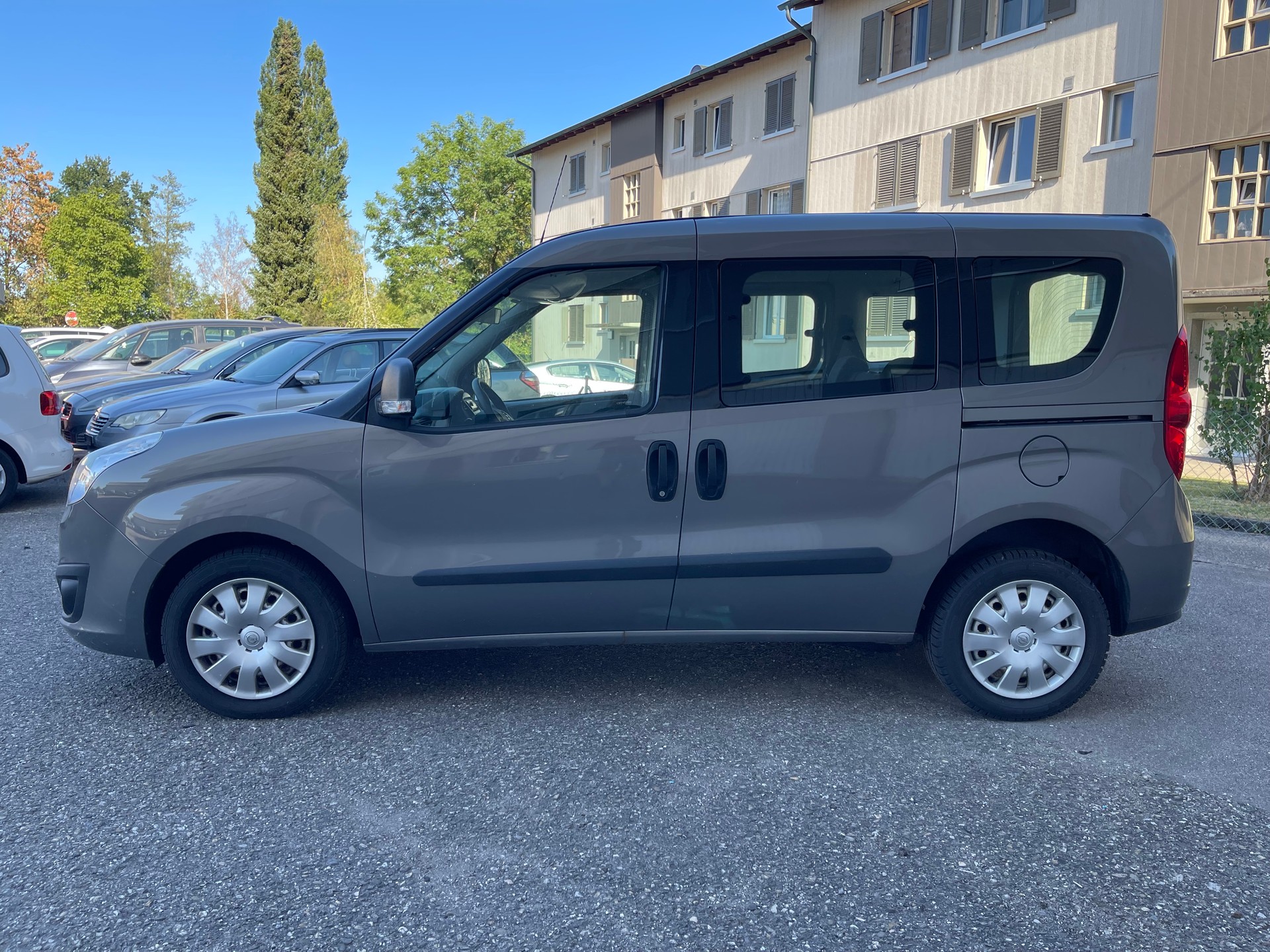 OPEL Combo 1.4i Cosmo L1H1-image-1