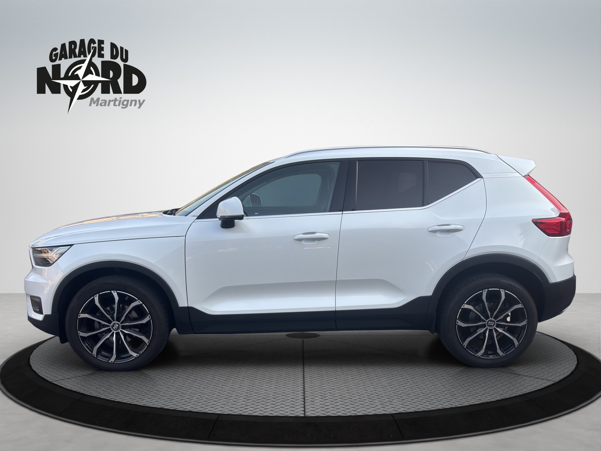 VOLVO XC40 T3 Inscription Geartronic-image-2