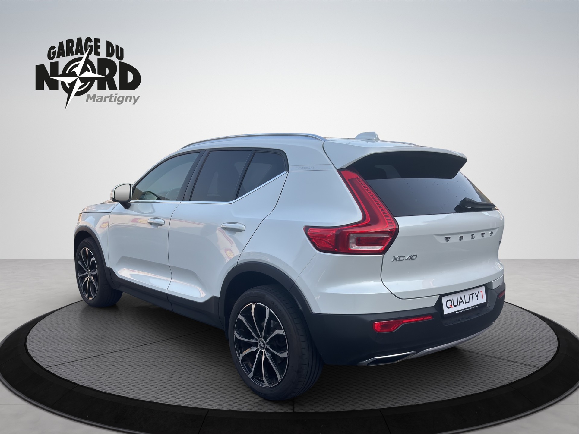 VOLVO XC40 T3 Inscription Geartronic-image-3